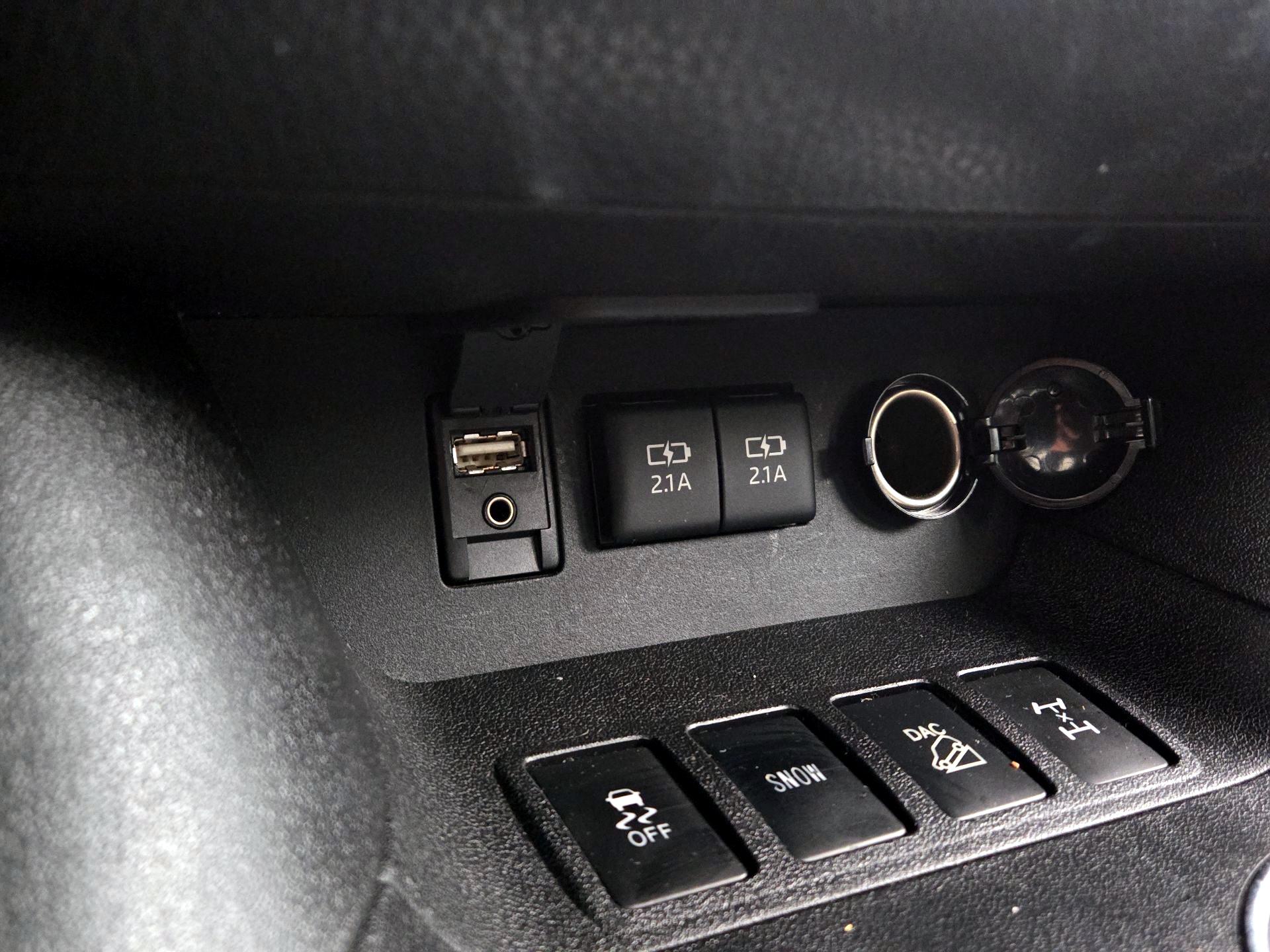 Thumbnail: 2017 Toyota Highlander - 18