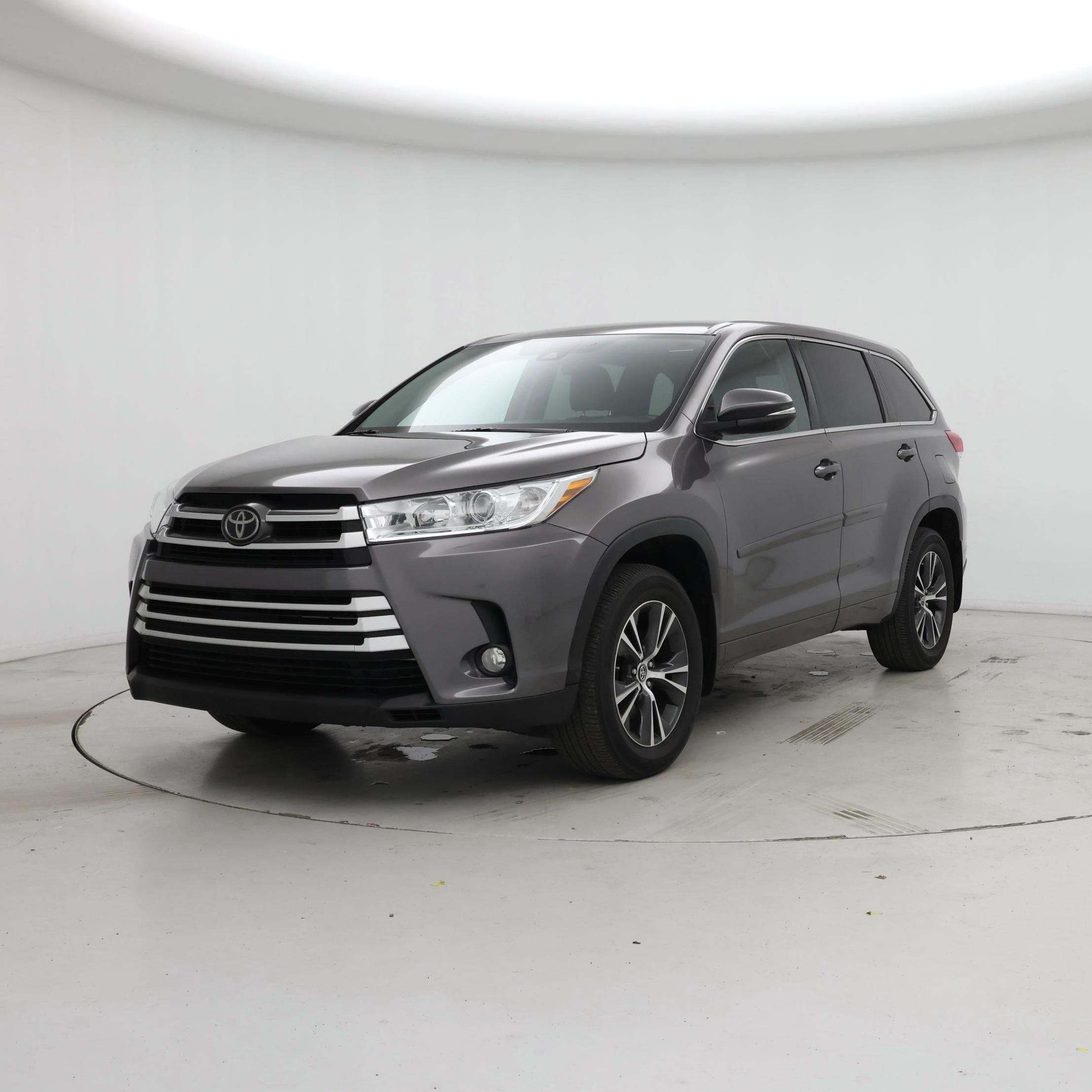 Thumbnail: 2017 Toyota Highlander - 4