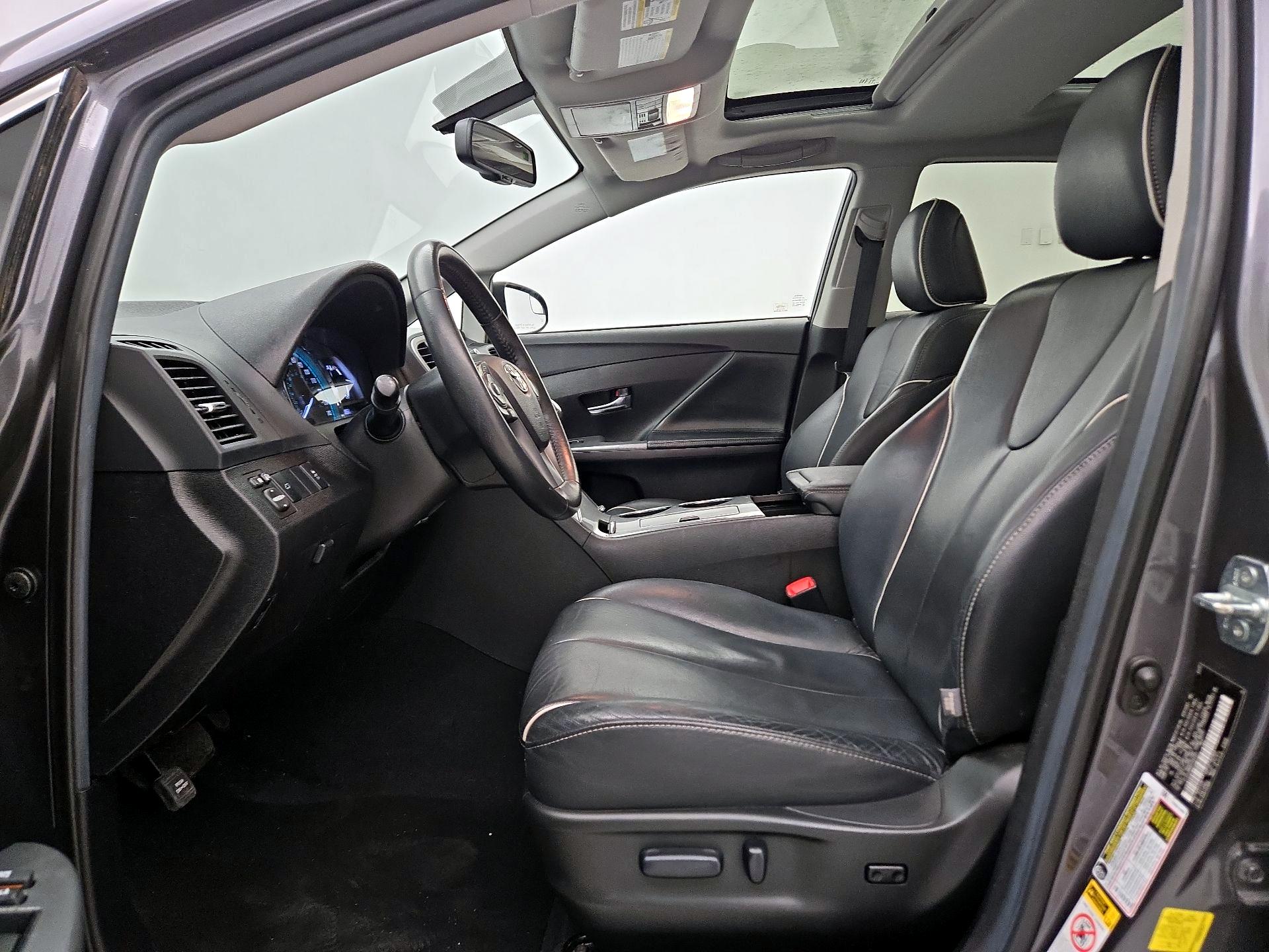 Thumbnail: 2015 Toyota Venza - 11