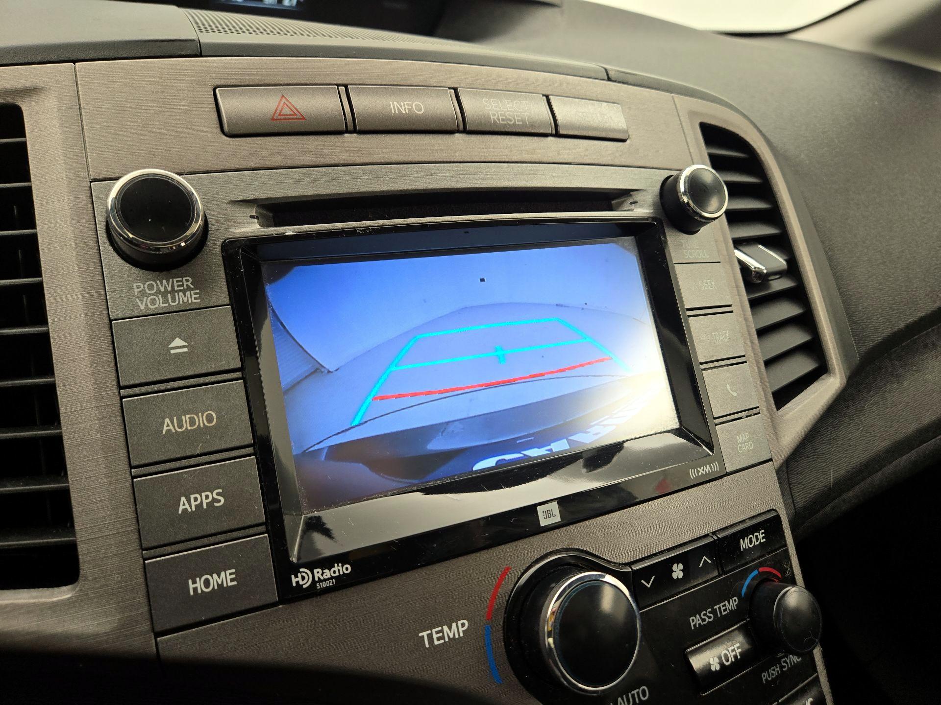 Thumbnail: 2015 Toyota Venza - 15