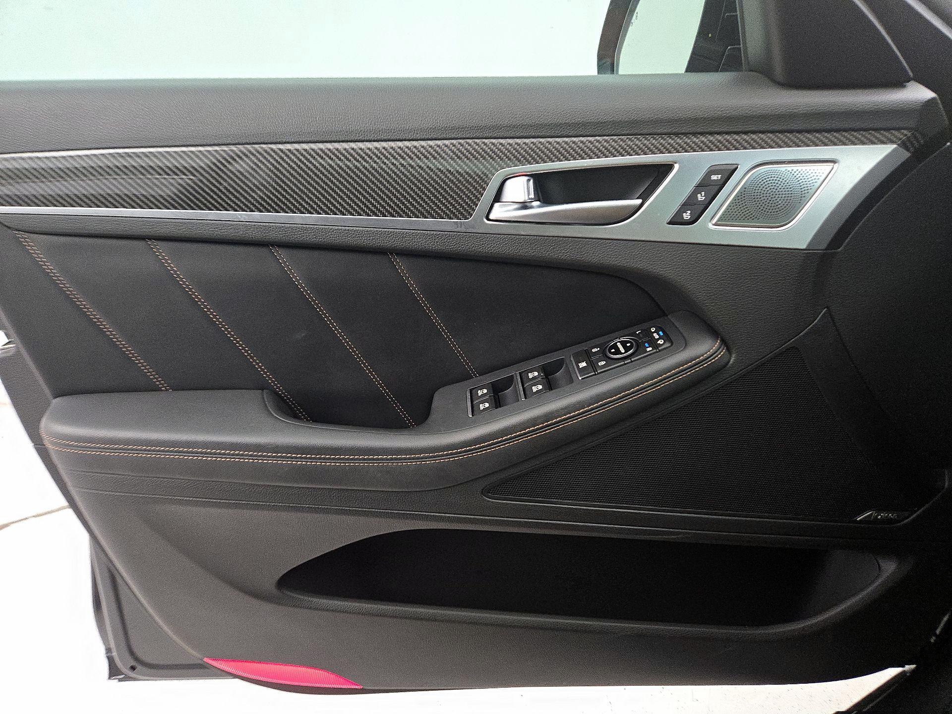 Thumbnail: 2019 Genesis G80 - 12