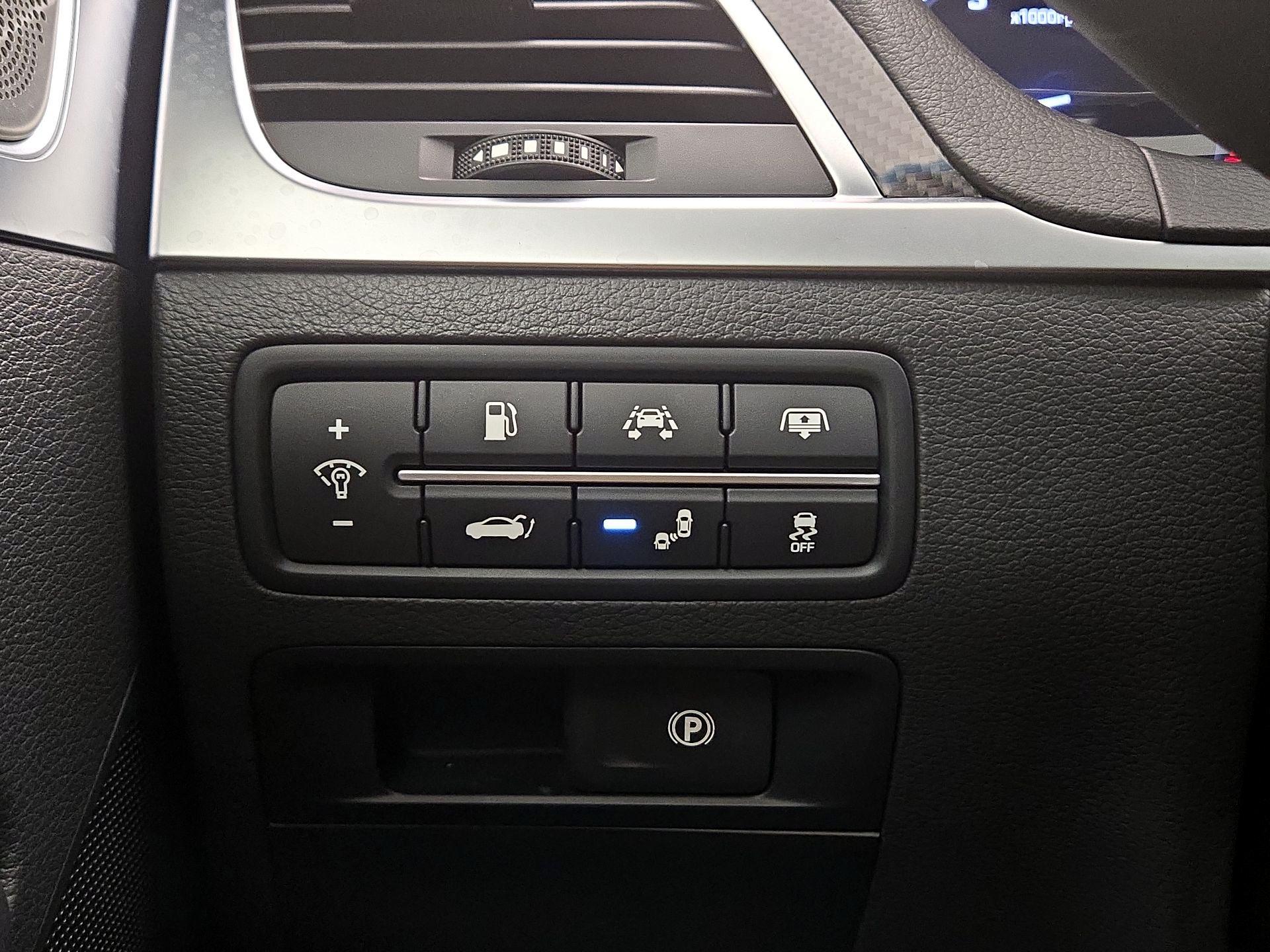 Thumbnail: 2019 Genesis G80 - 13