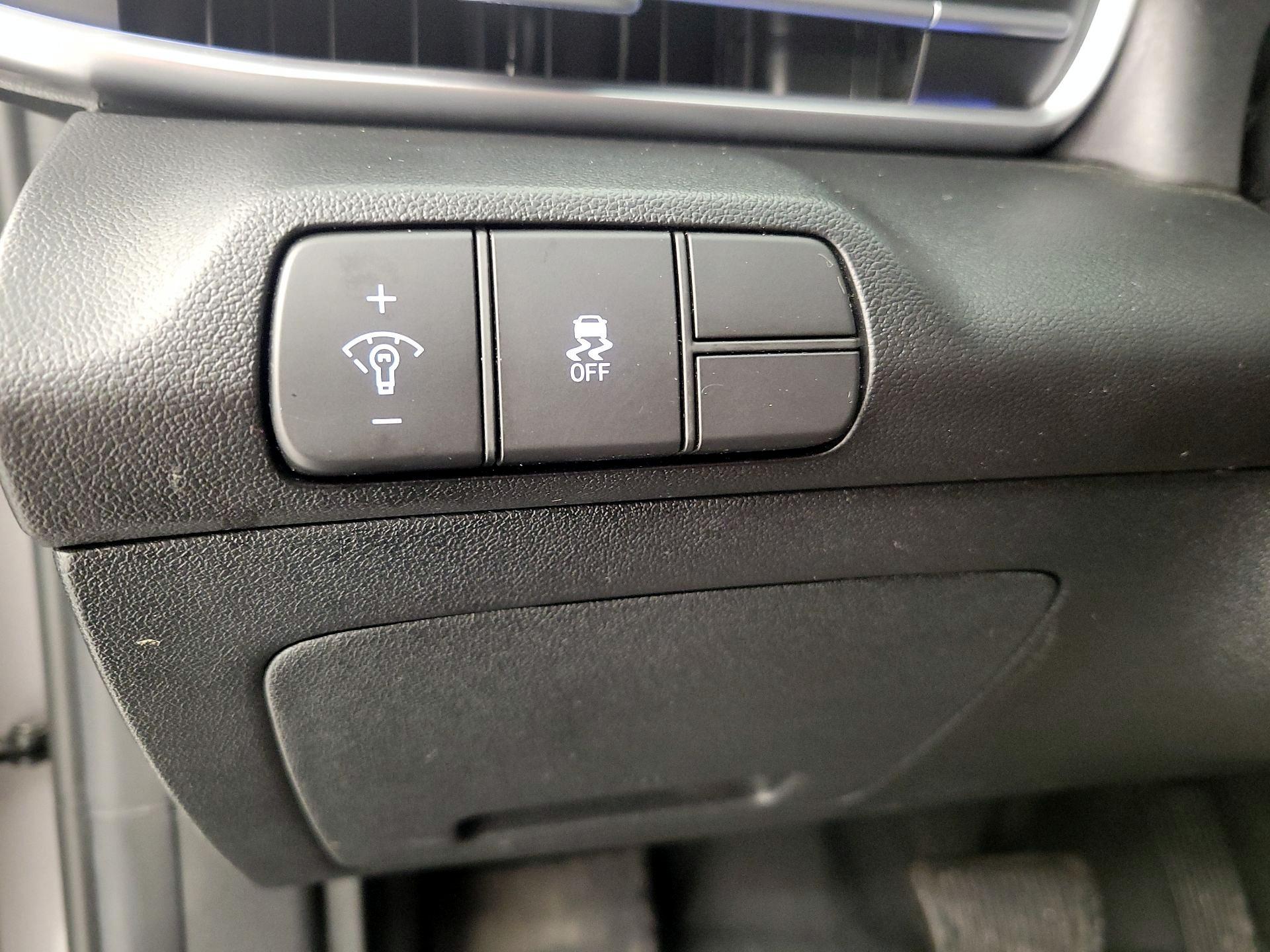 Thumbnail: 2024 Hyundai Elantra - 13