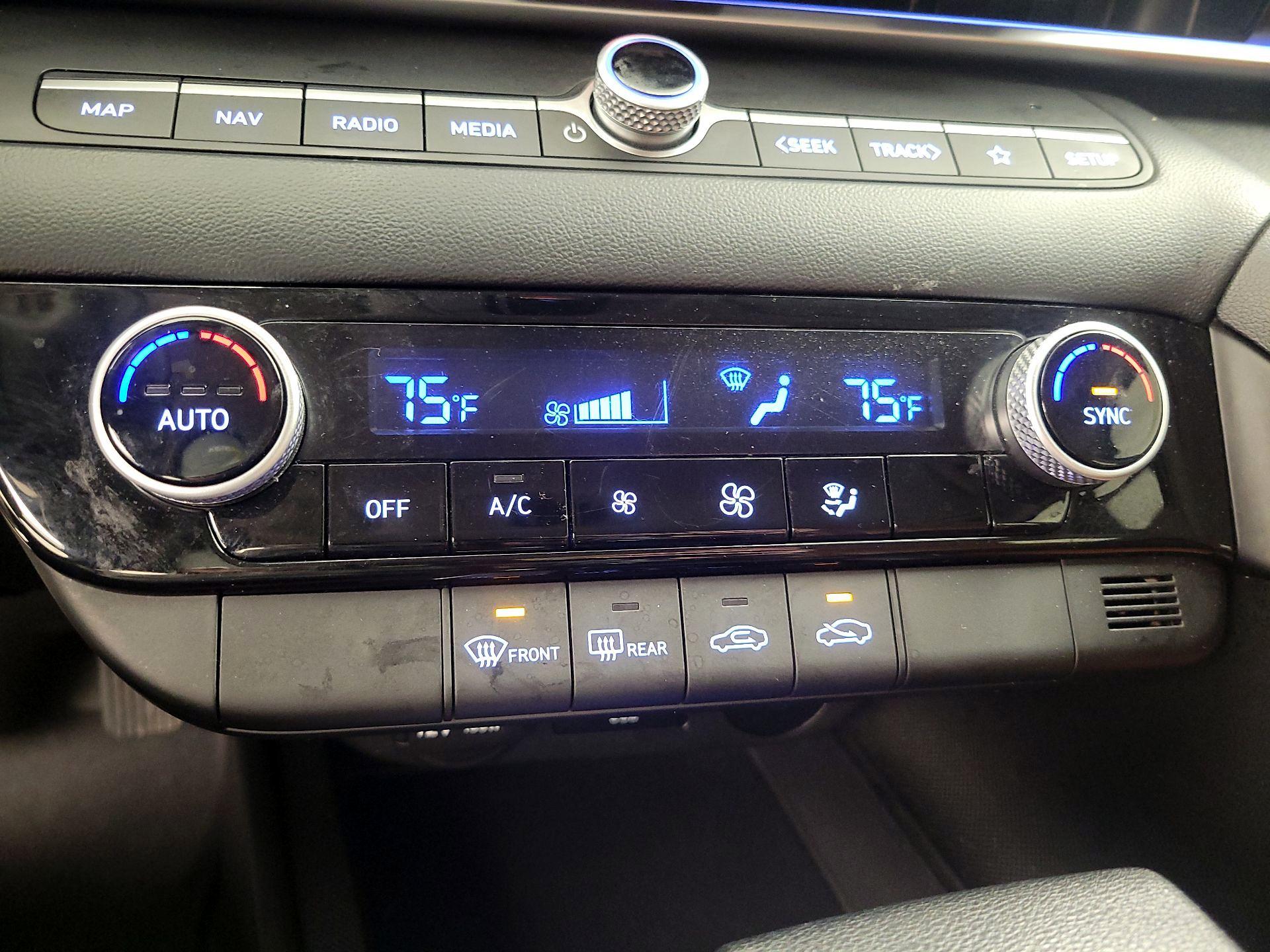 Thumbnail: 2024 Hyundai Elantra - 17