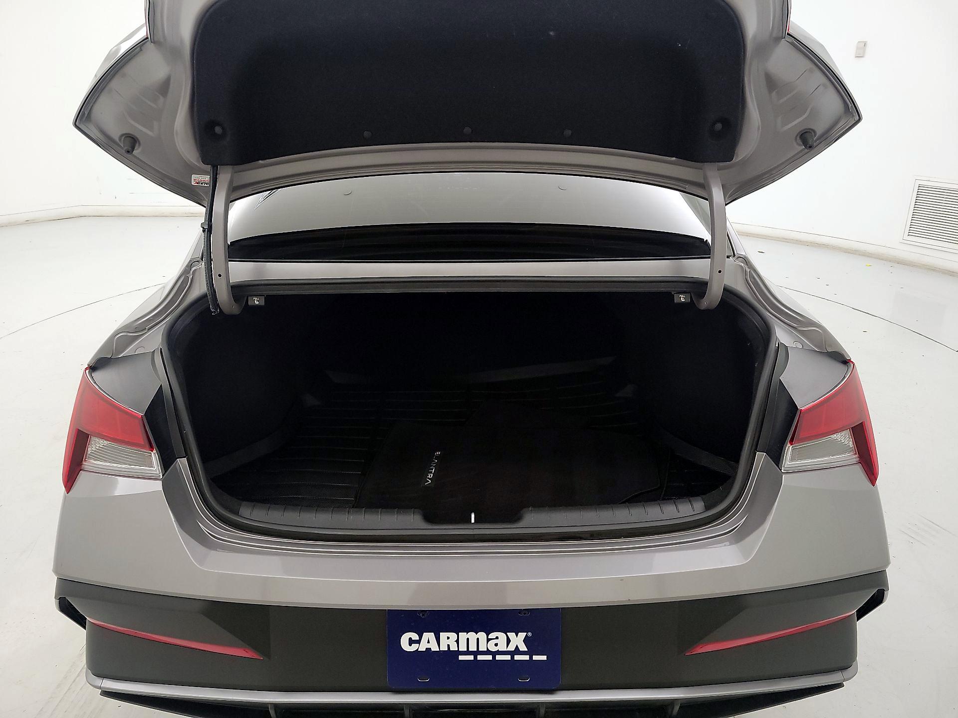 Thumbnail: 2024 Hyundai Elantra - 20