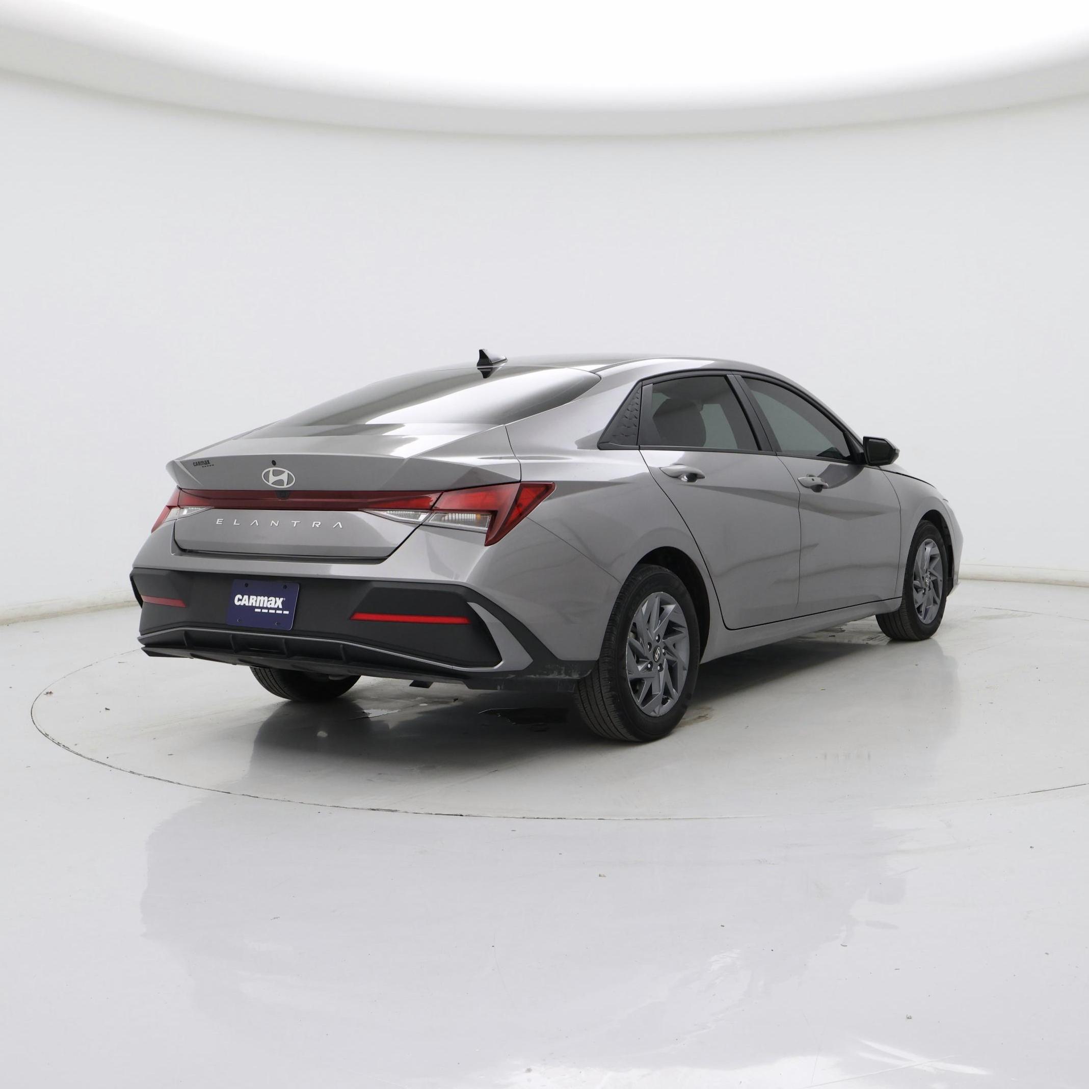 Thumbnail: 2024 Hyundai Elantra - 8