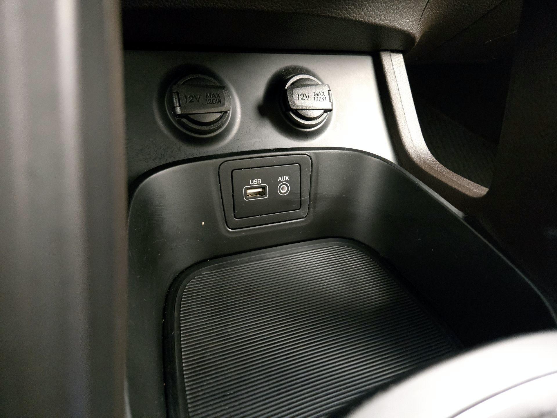 Thumbnail: 2017 Hyundai Santa Fe - 18