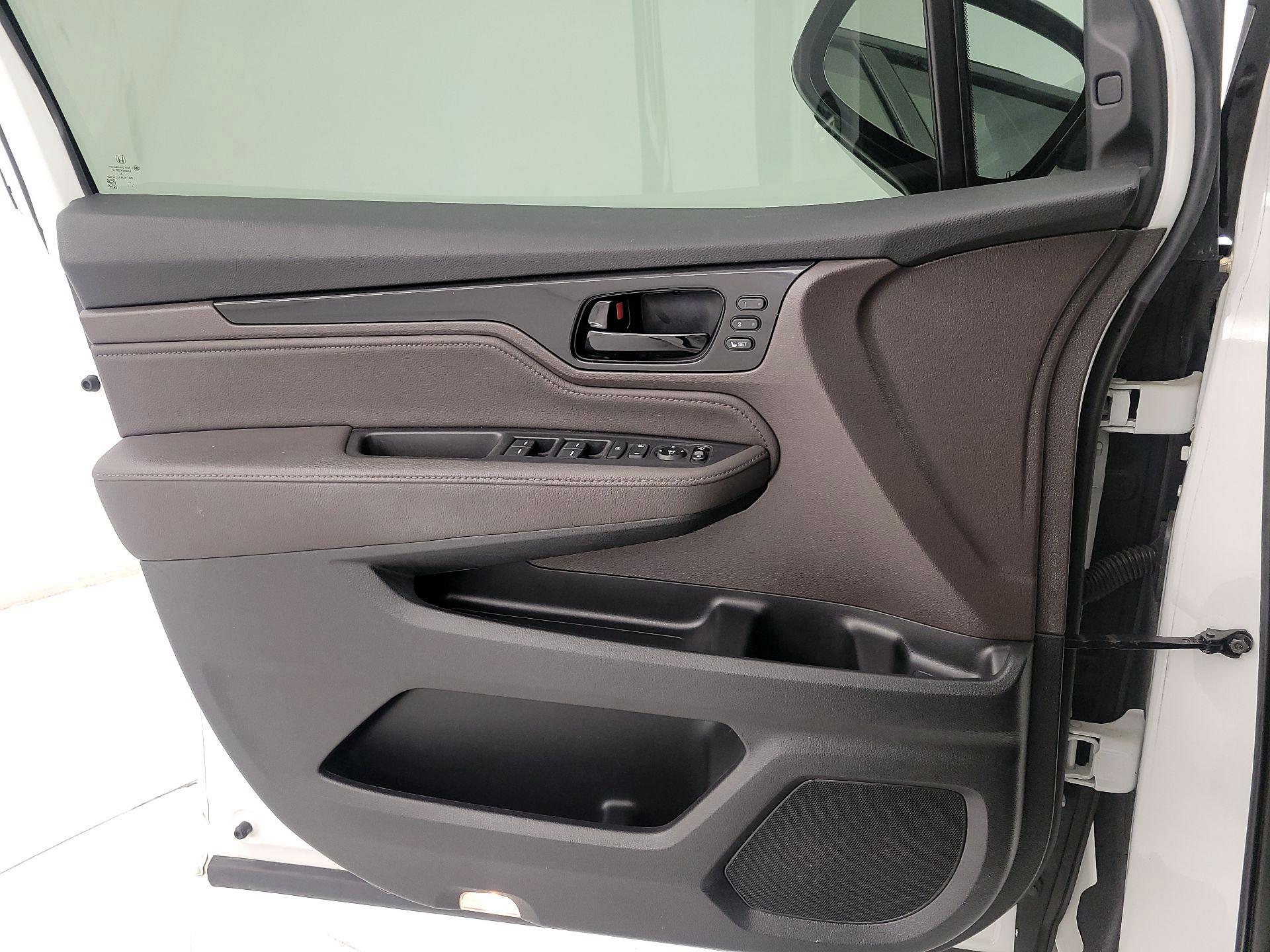 Thumbnail: 2020 Honda Odyssey - 12