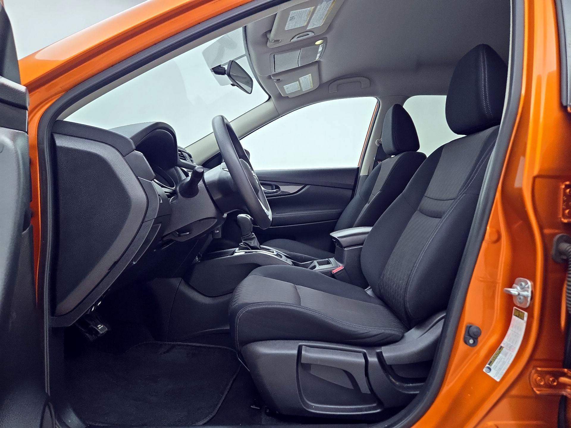 Thumbnail: 2017 Nissan Rogue - 11