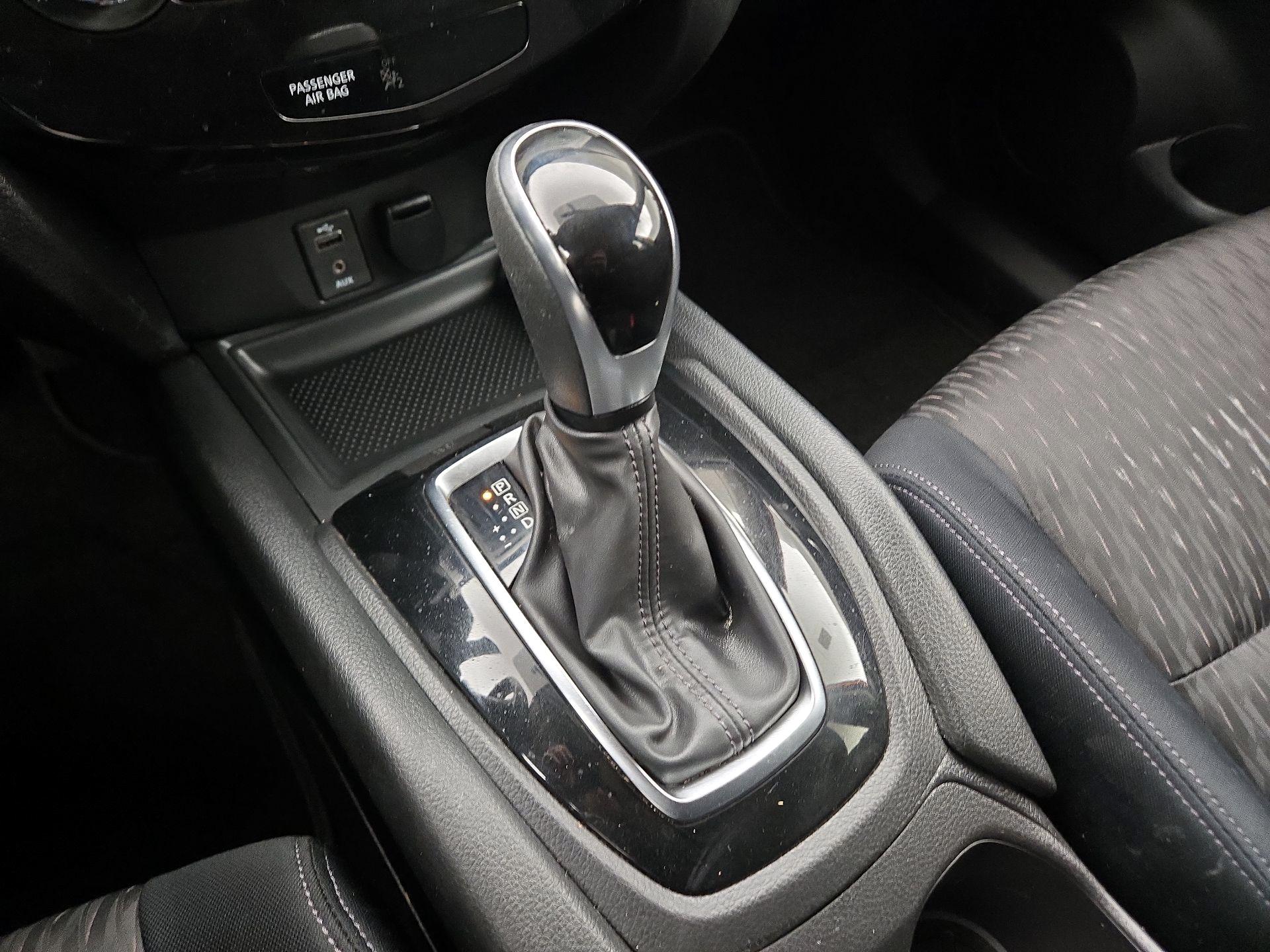 Thumbnail: 2017 Nissan Rogue - 17