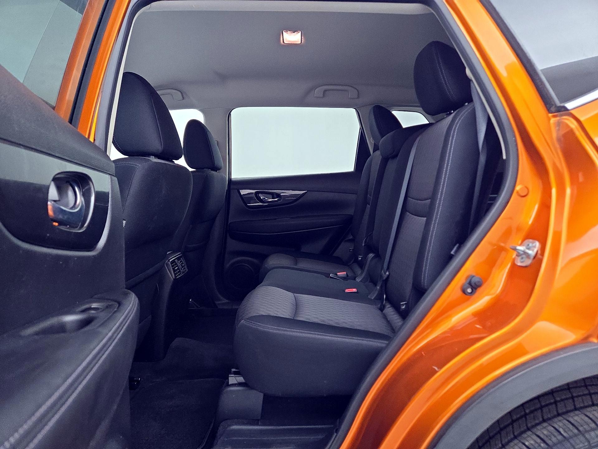 Thumbnail: 2017 Nissan Rogue - 19