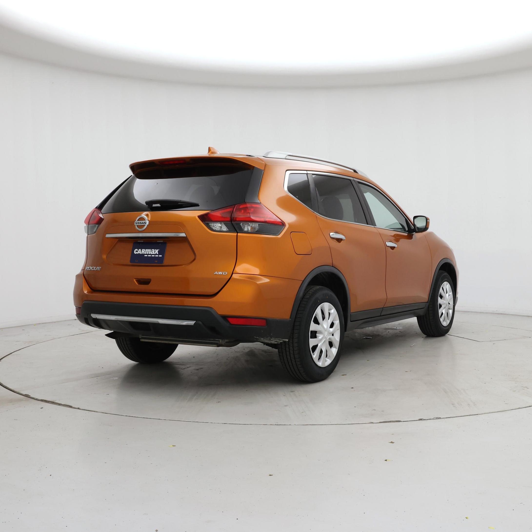 Thumbnail: 2017 Nissan Rogue - 8