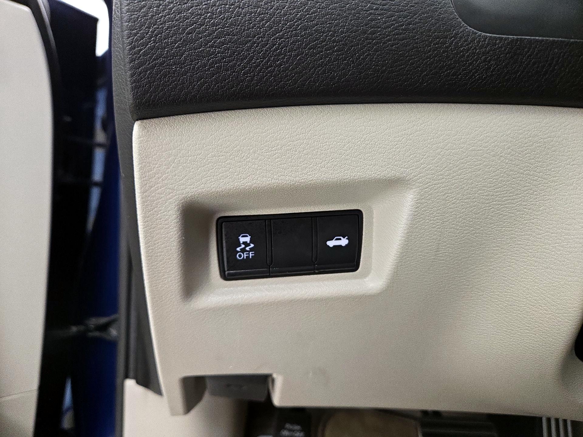 Thumbnail: 2017 INFINITI  - 13