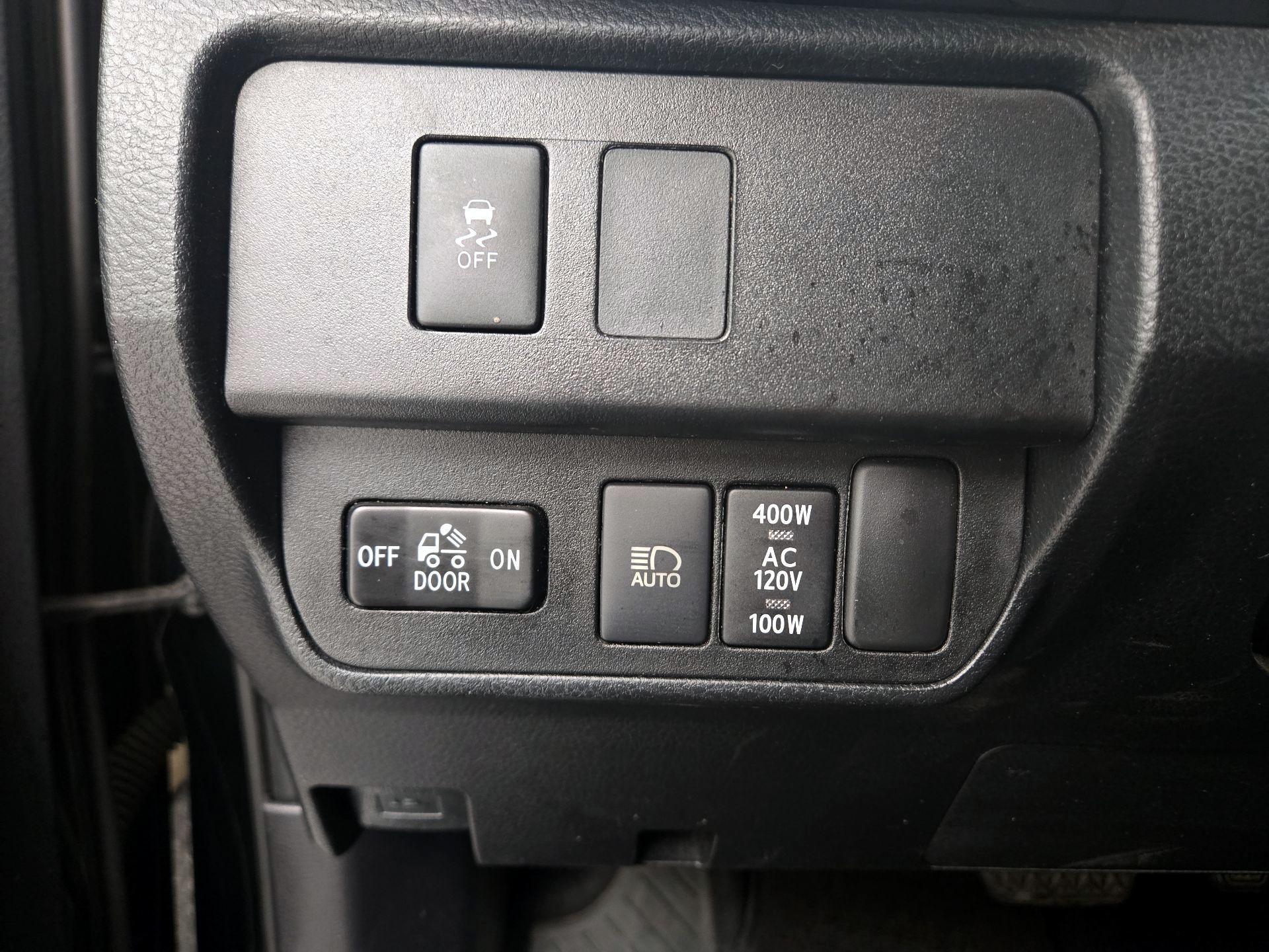 Thumbnail: 2020 Toyota Tacoma - 13