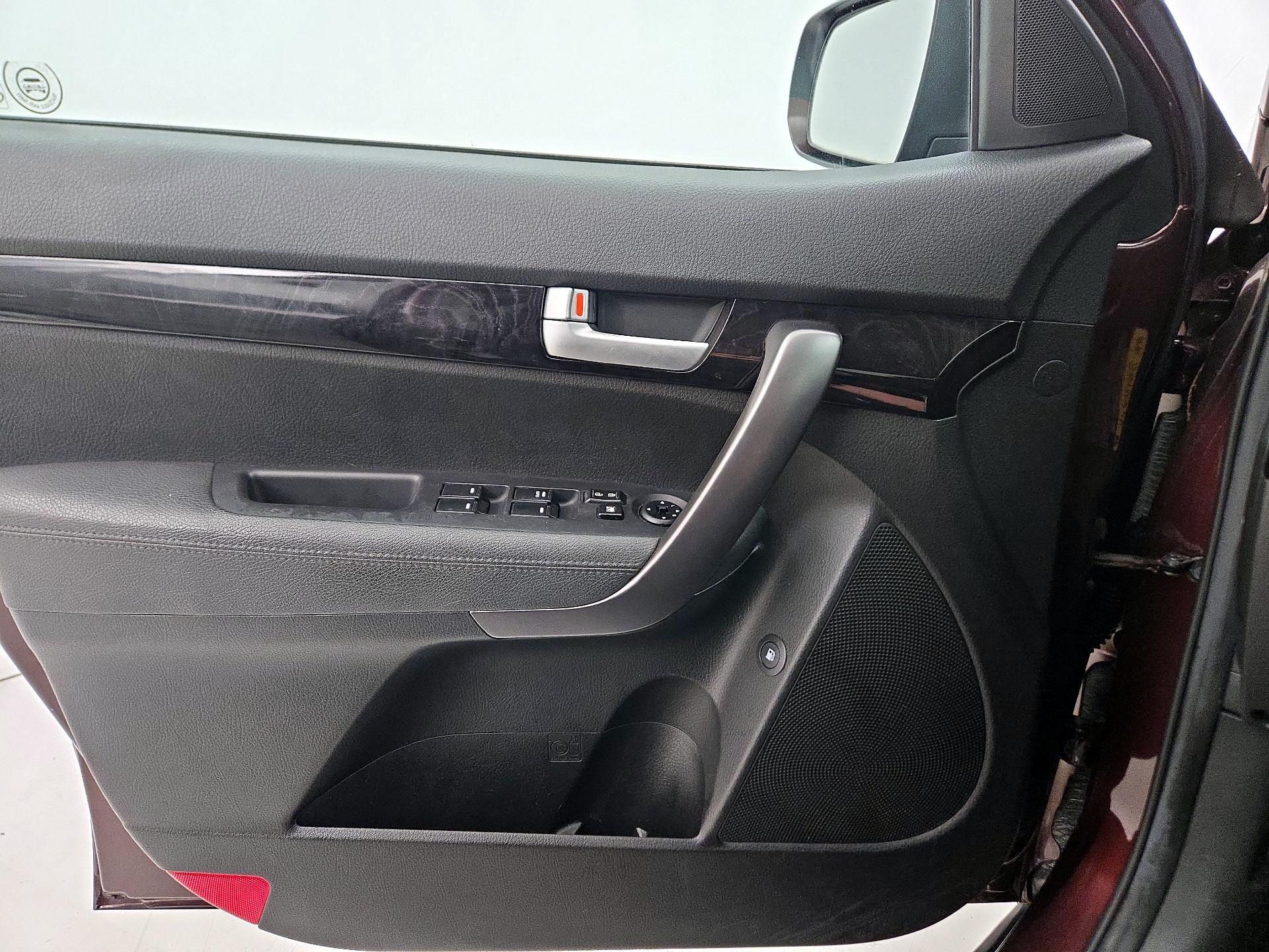 Thumbnail: 2015 Kia Sorento - 12