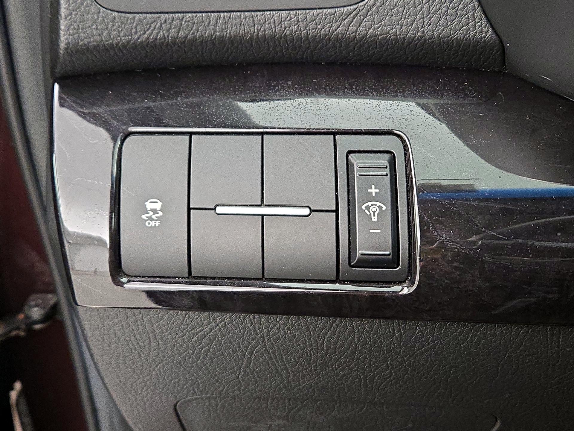 Thumbnail: 2015 Kia Sorento - 13