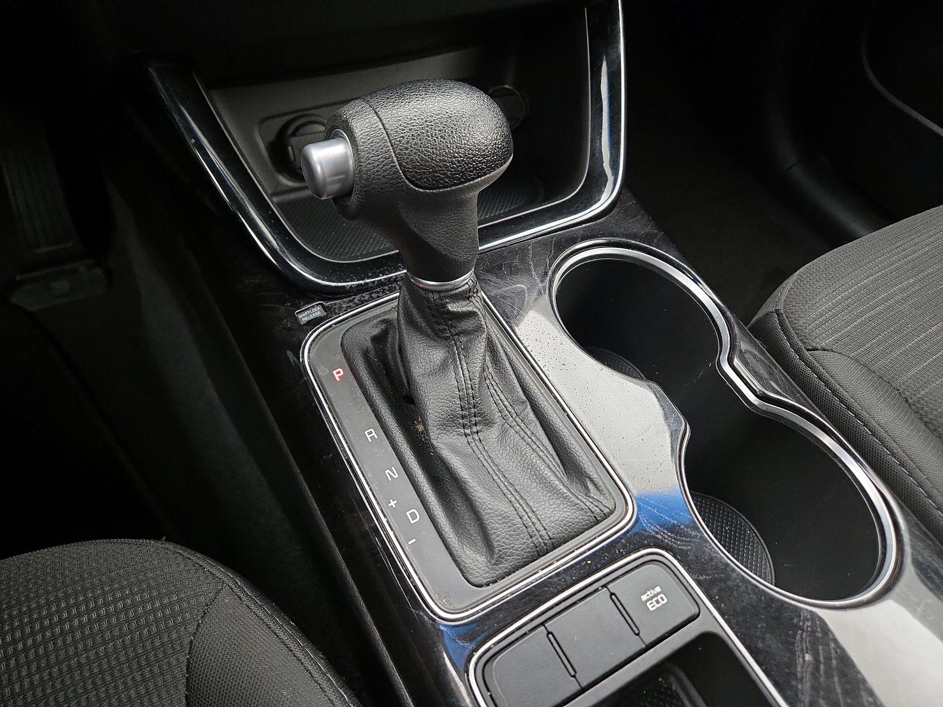 Thumbnail: 2015 Kia Sorento - 16