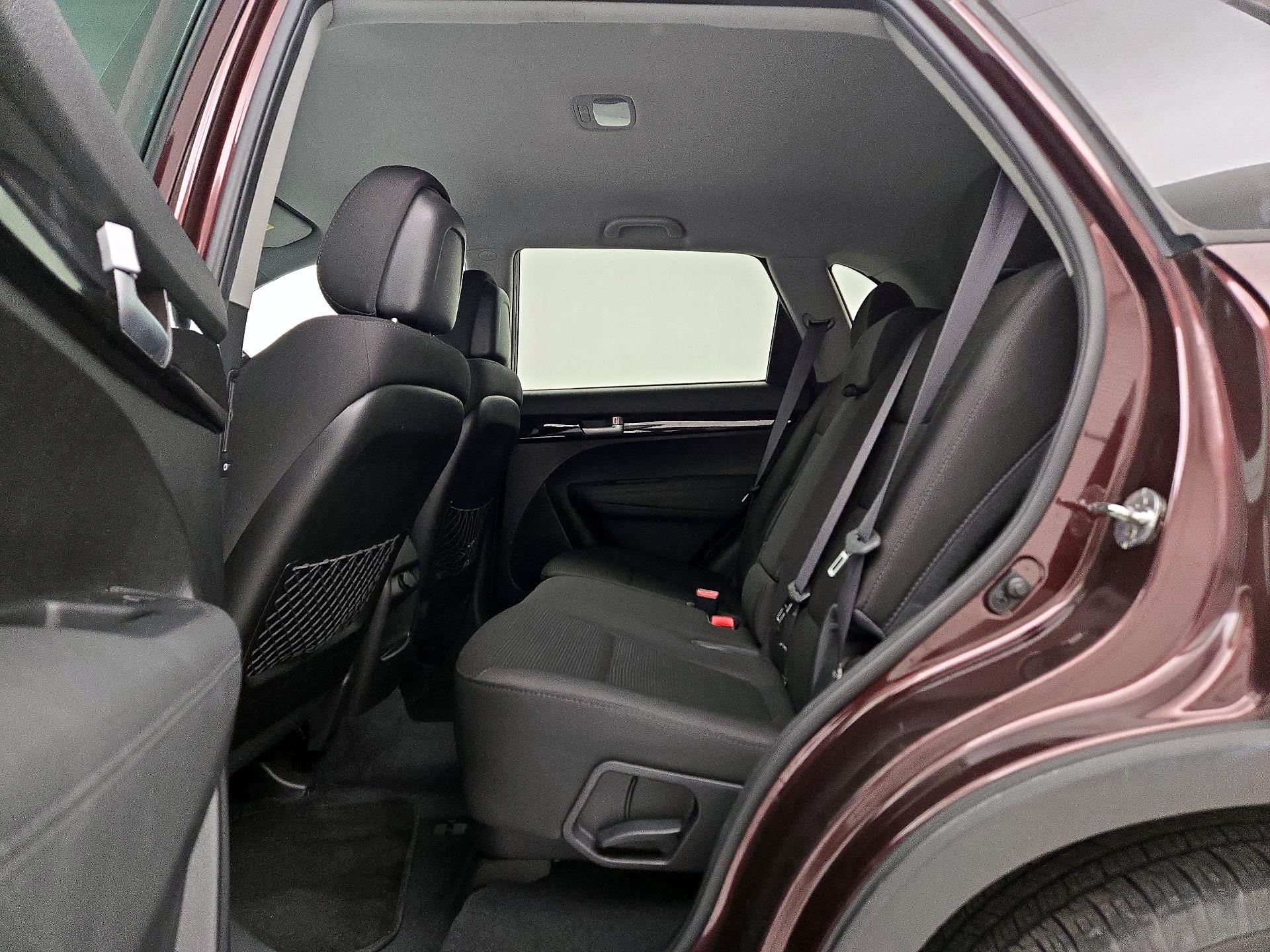 Thumbnail: 2015 Kia Sorento - 18