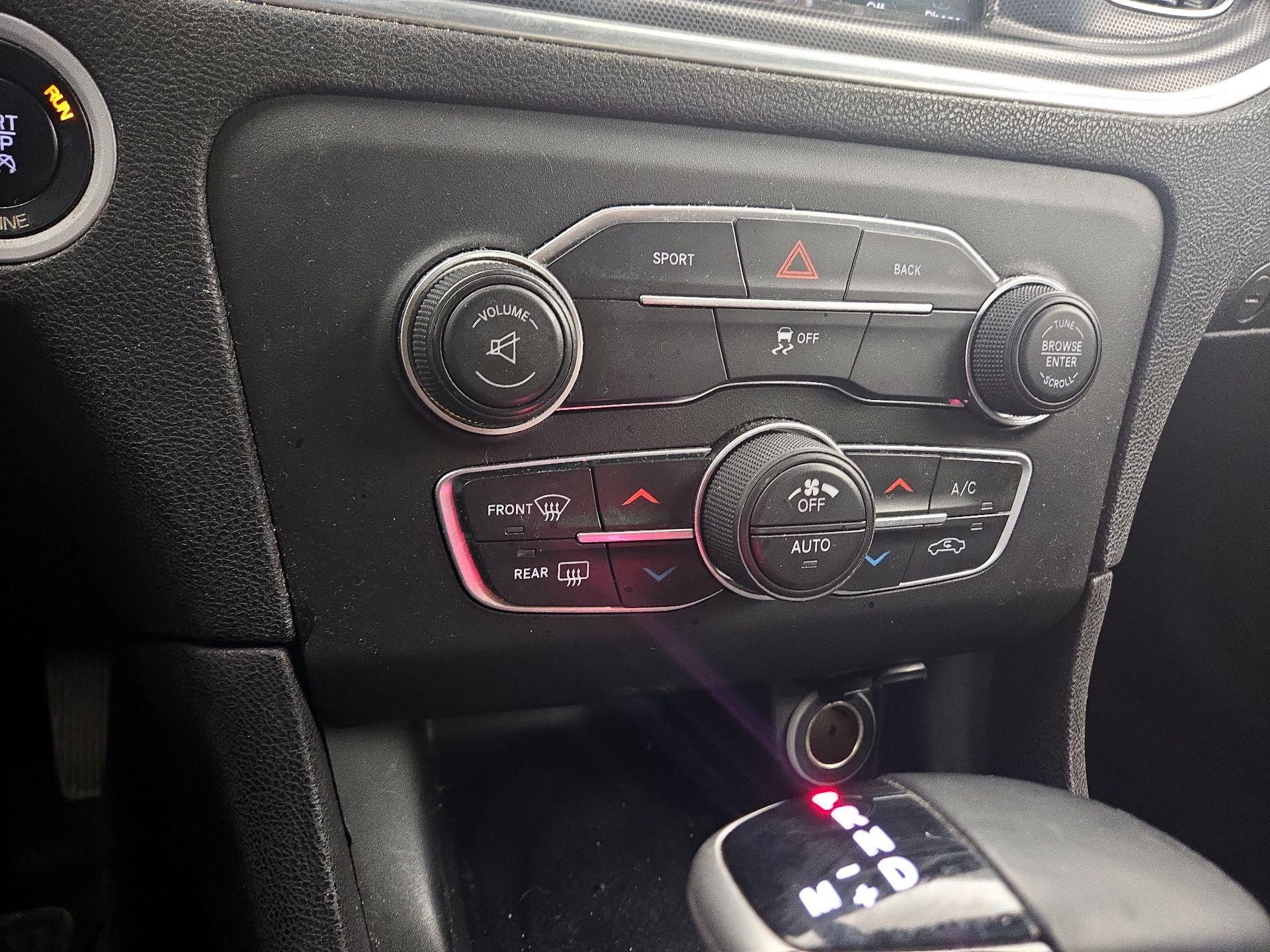 Thumbnail: 2015 Dodge Charger - 15