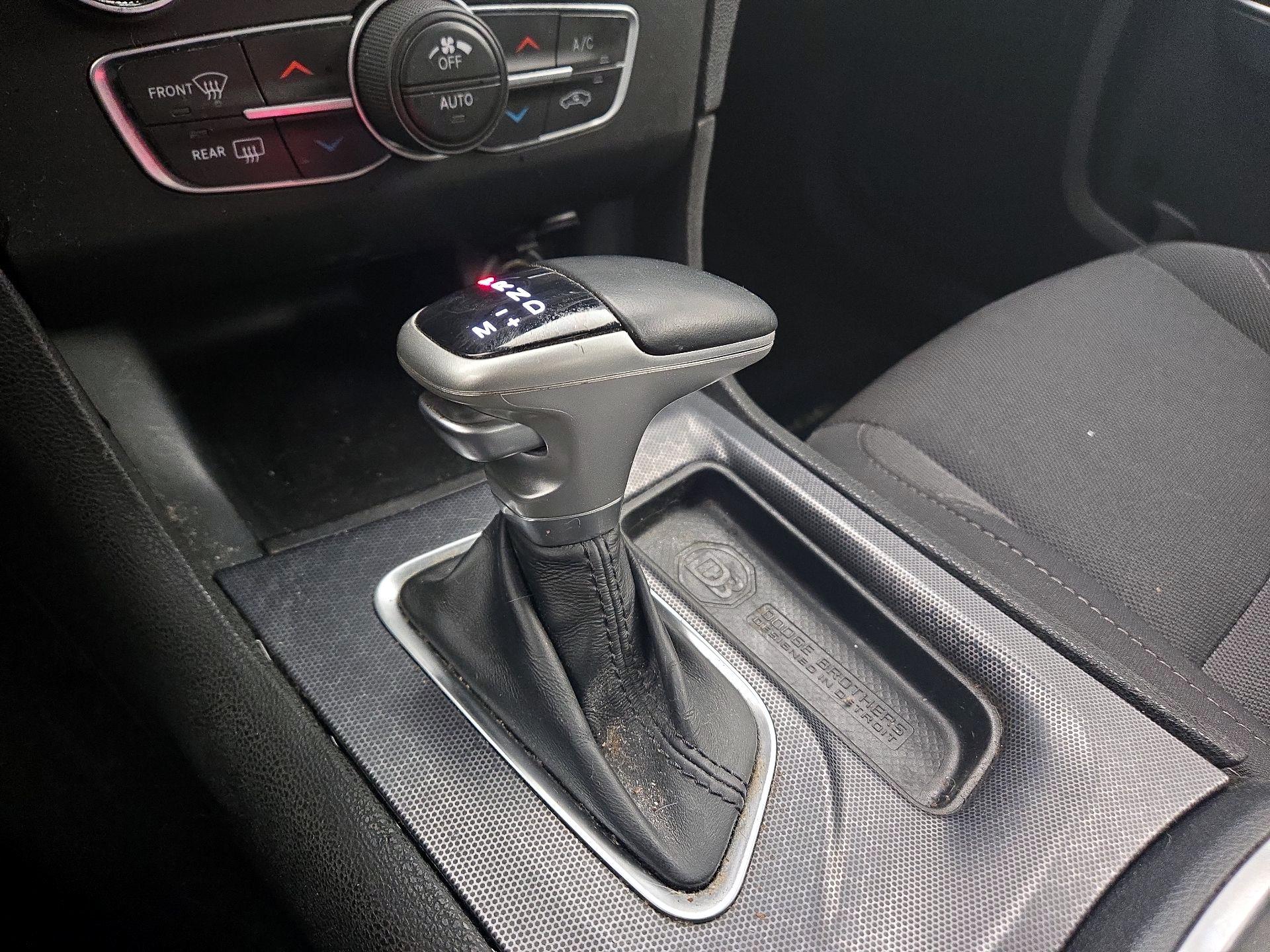 Thumbnail: 2015 Dodge Charger - 16