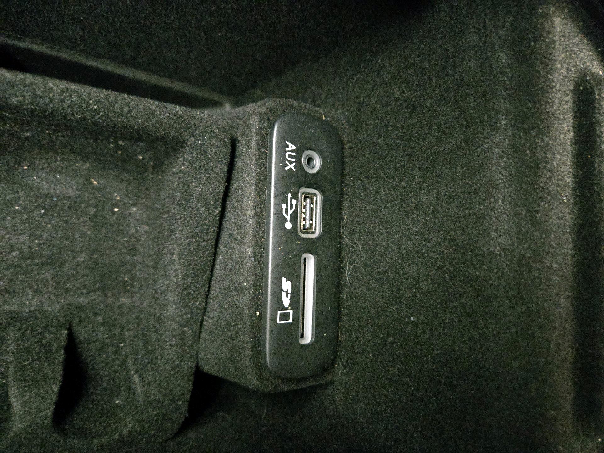 Thumbnail: 2015 Dodge Charger - 17