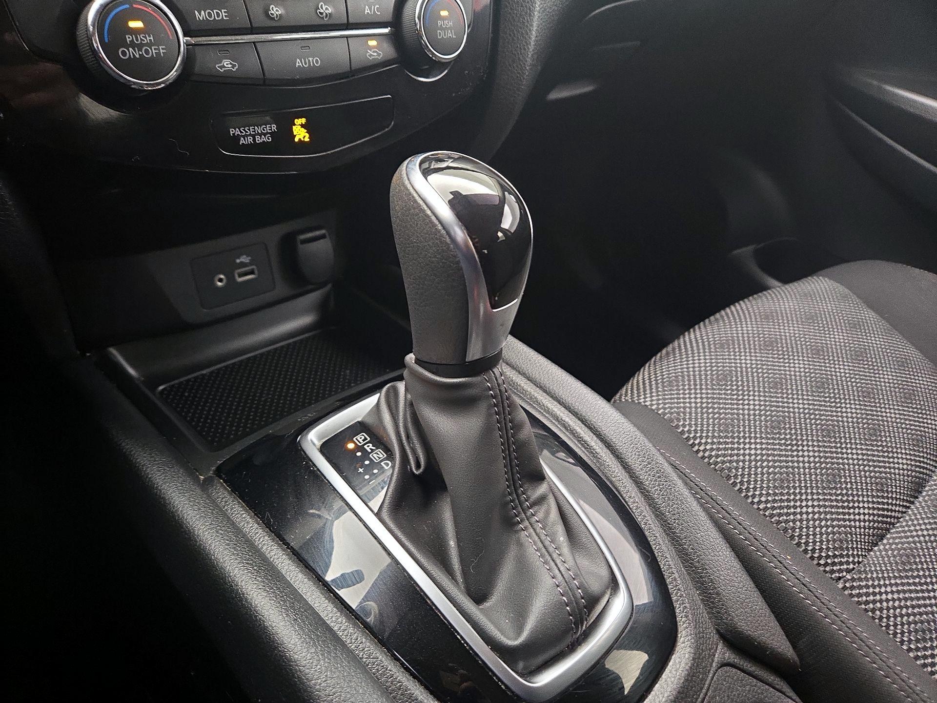 Thumbnail: 2019 Nissan Rogue Sport - 17