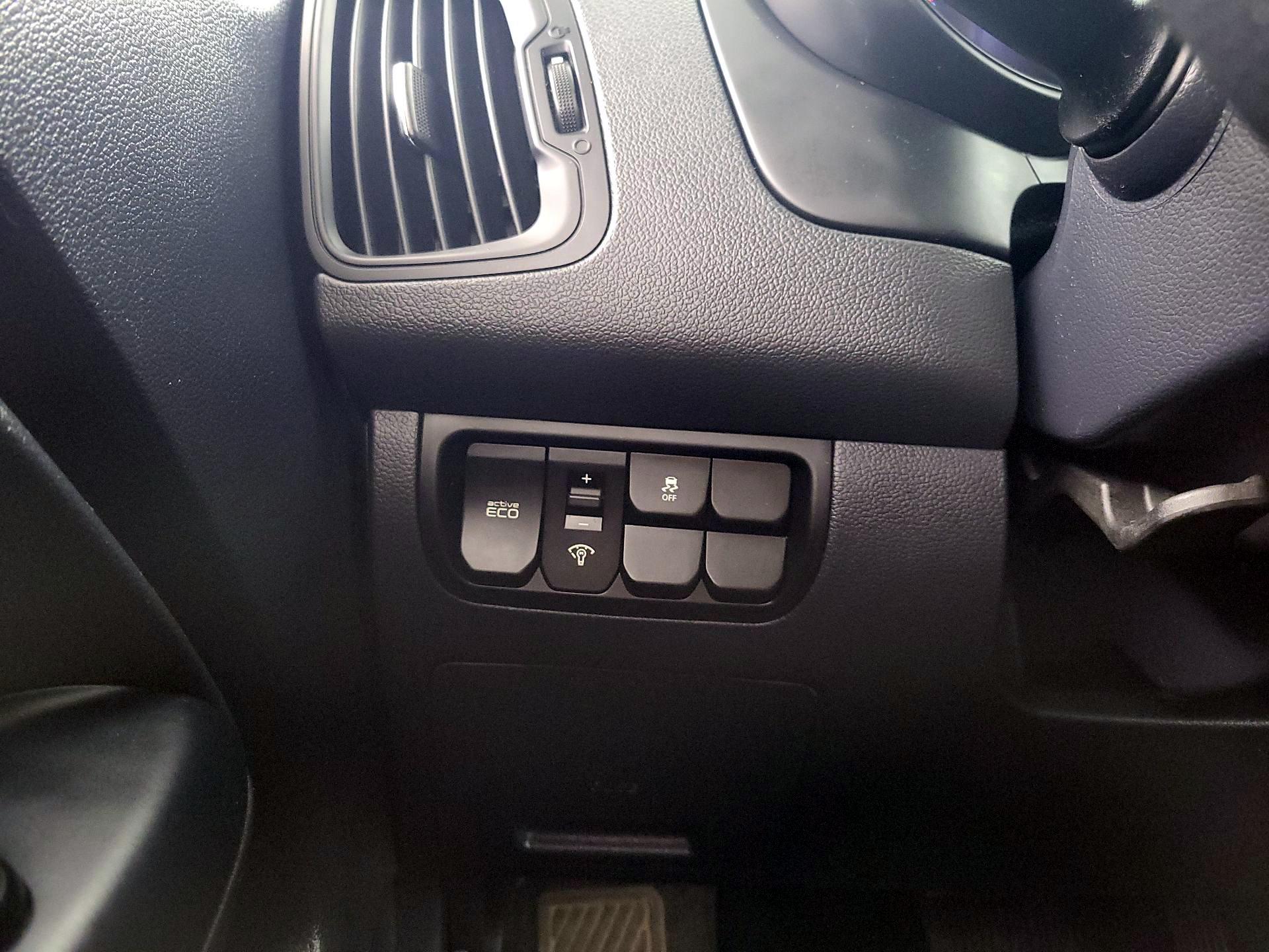 Thumbnail: 2015 Kia Rio5 - 13