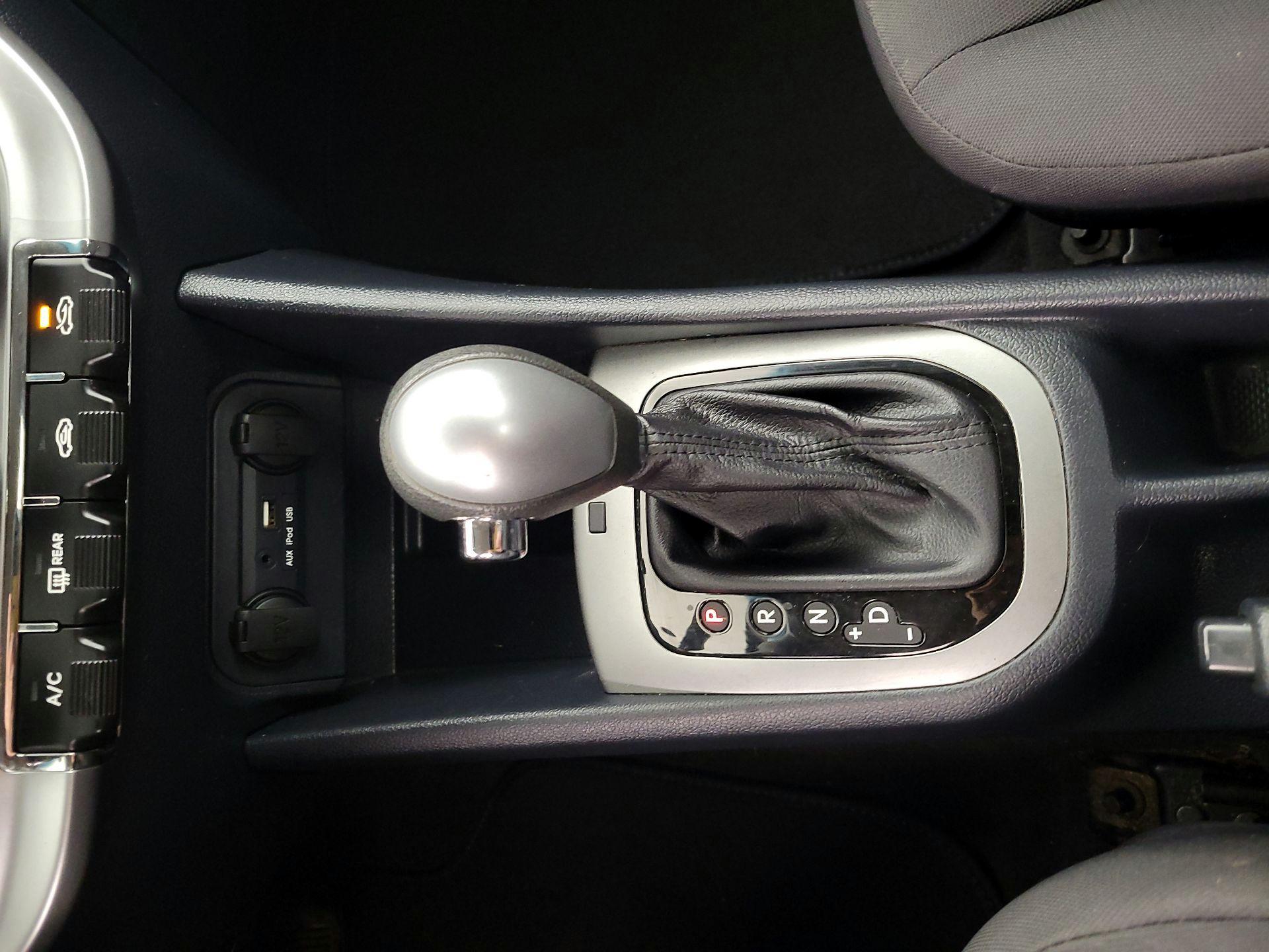 Thumbnail: 2015 Kia Rio5 - 16