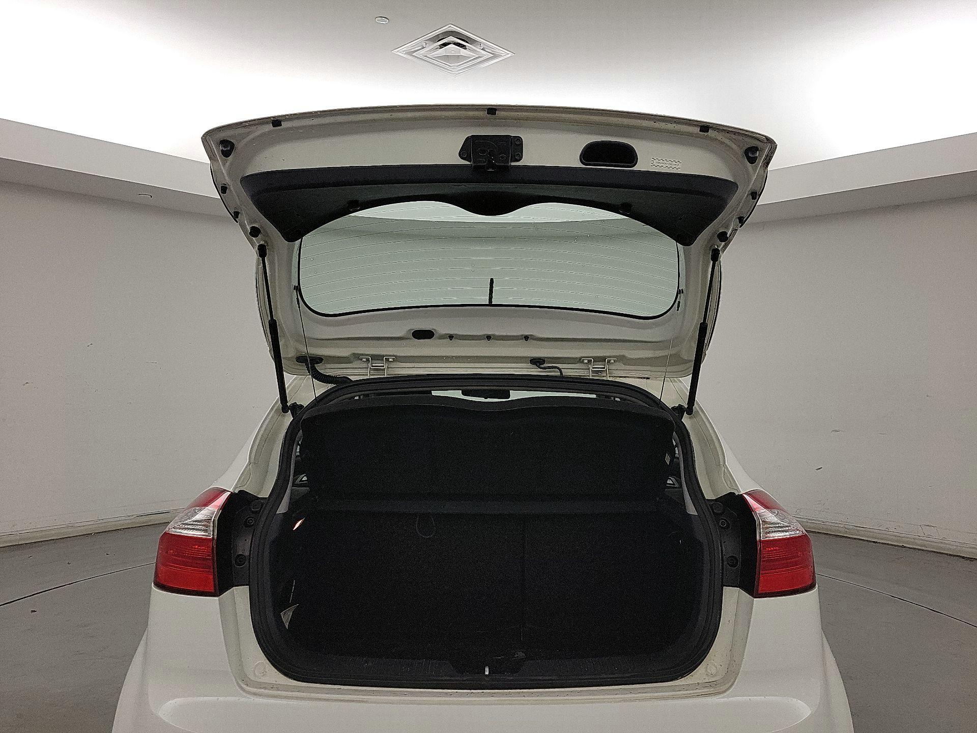 Thumbnail: 2015 Kia Rio5 - 19