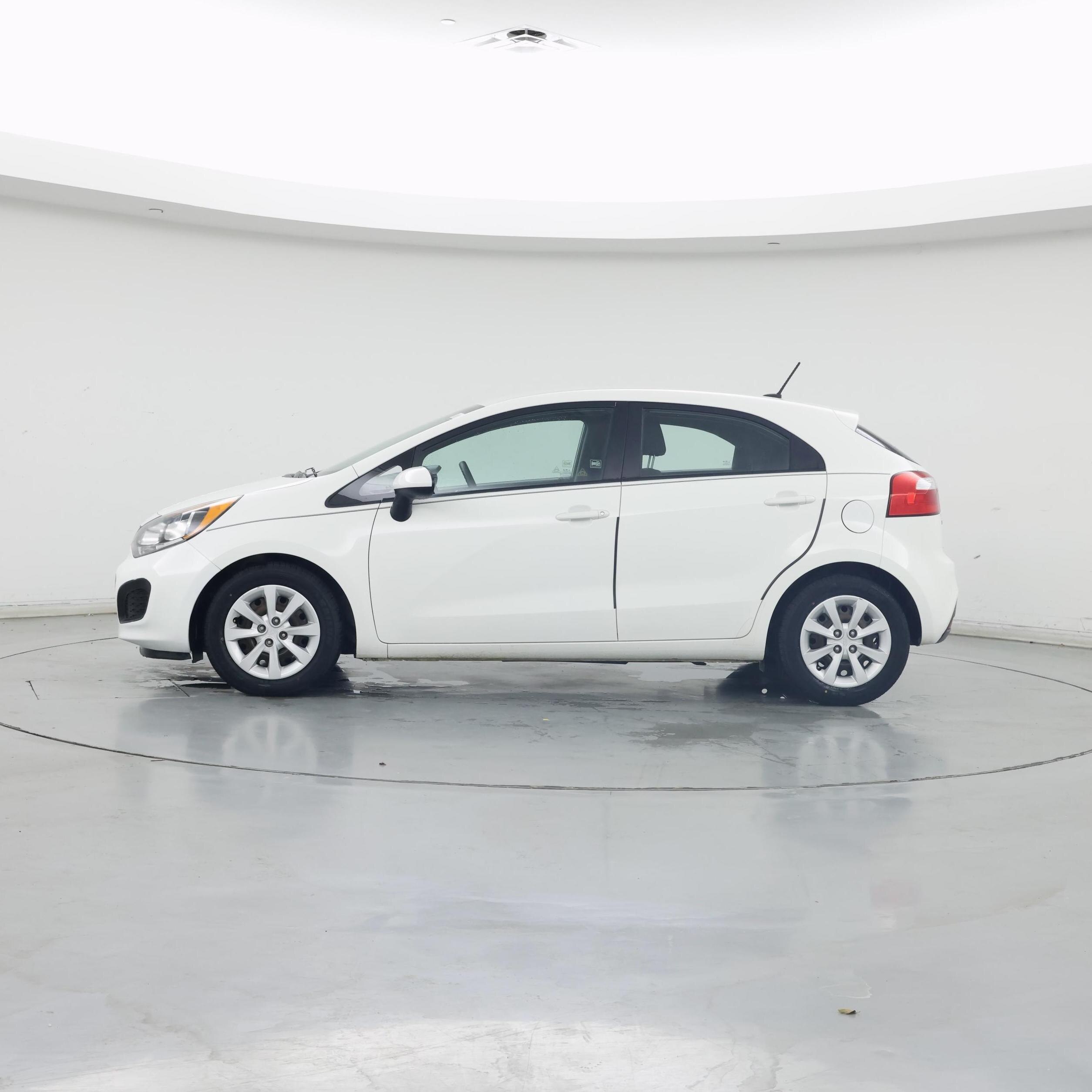 Thumbnail: 2015 Kia Rio5 - 3