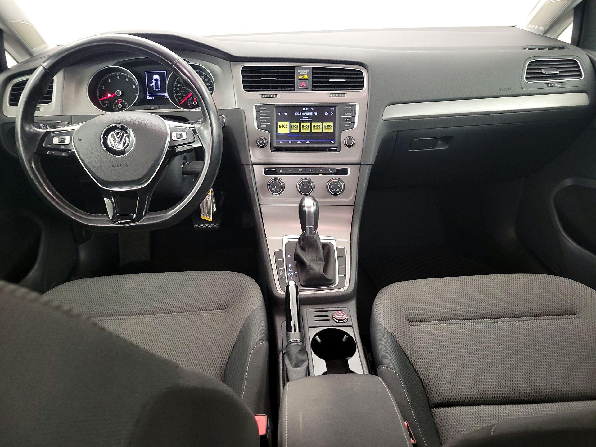 Thumbnail: 2017 Volkswagen Golf - 9