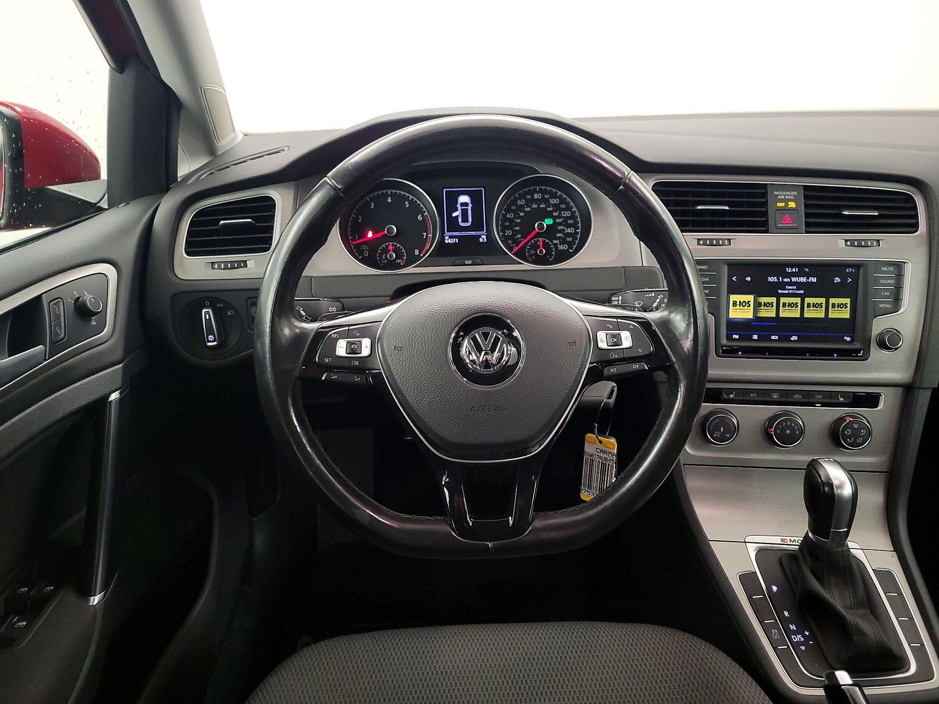 Thumbnail: 2017 Volkswagen Golf - 10