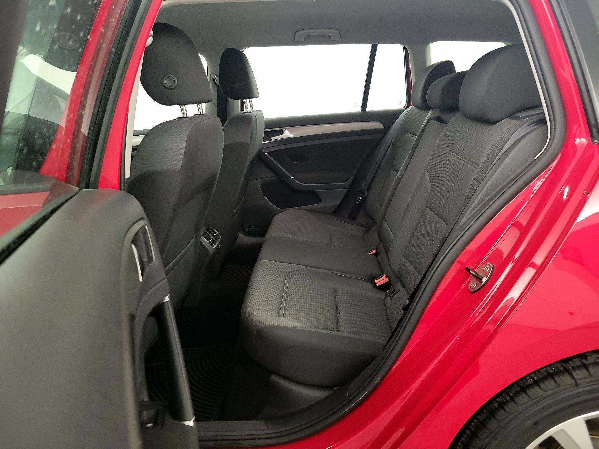 Thumbnail: 2017 Volkswagen Golf - 19