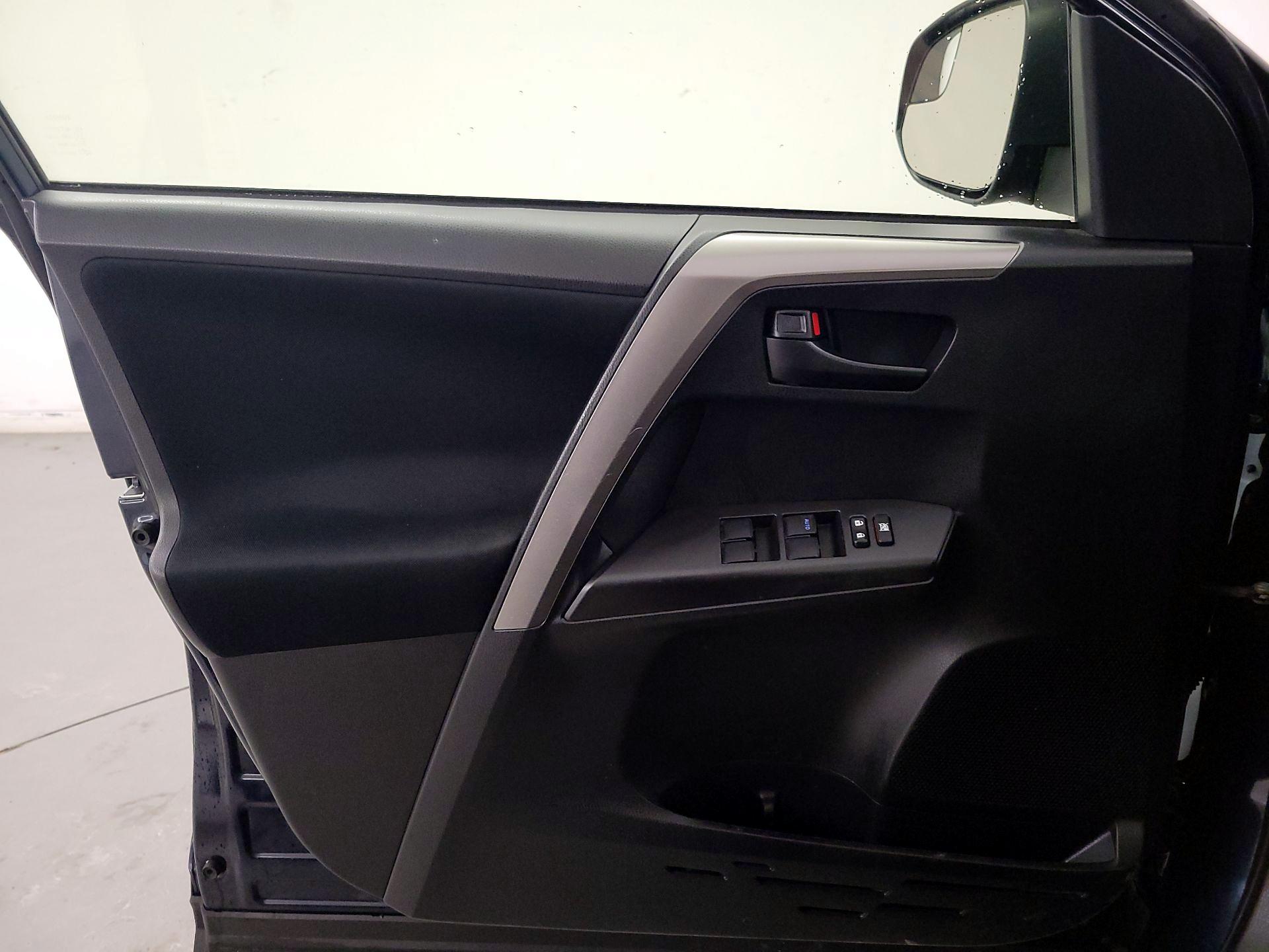 Thumbnail: 2017 Toyota RAV4 - 12