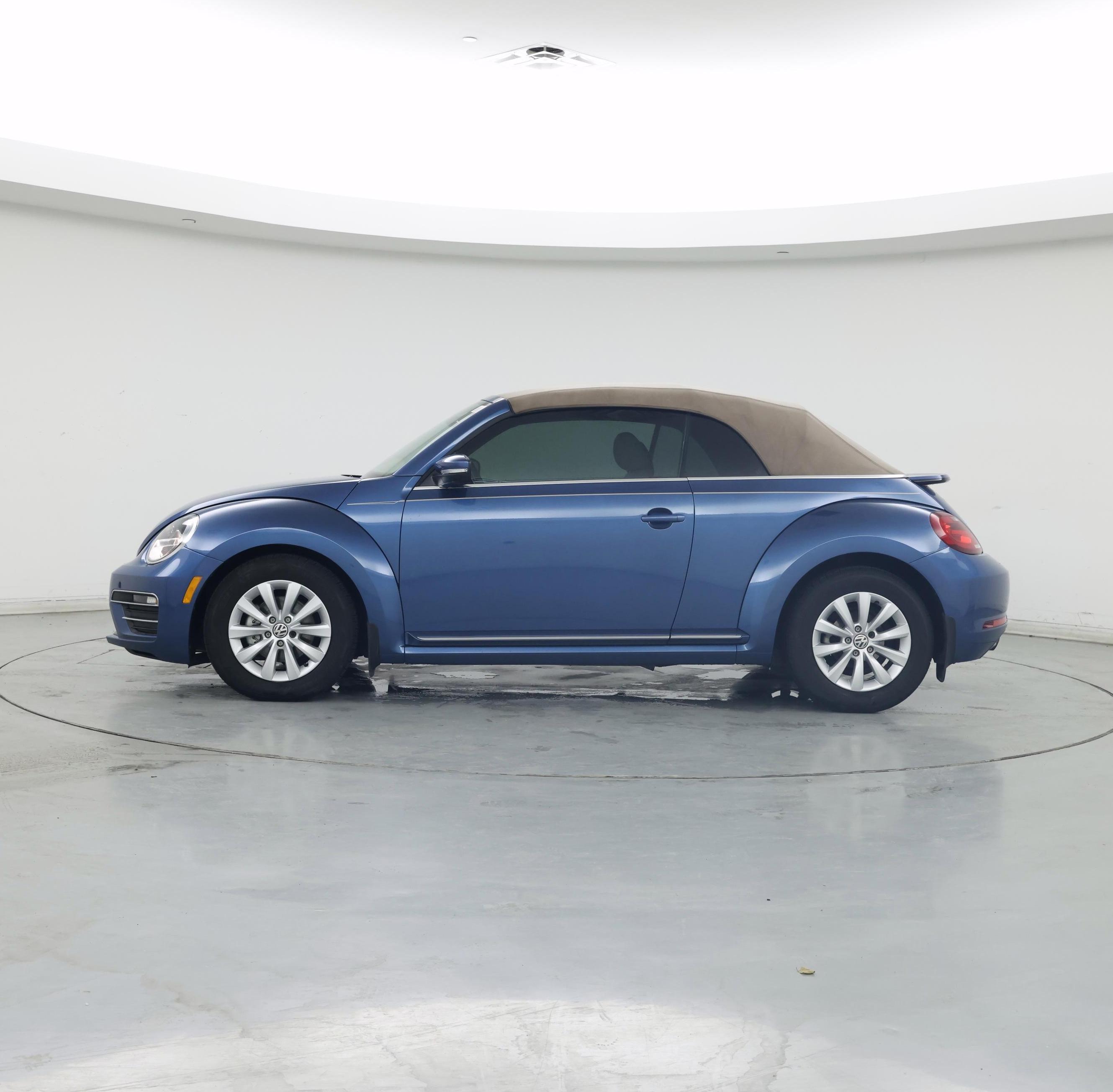 Thumbnail: 2017 Volkswagen Beetle - 3