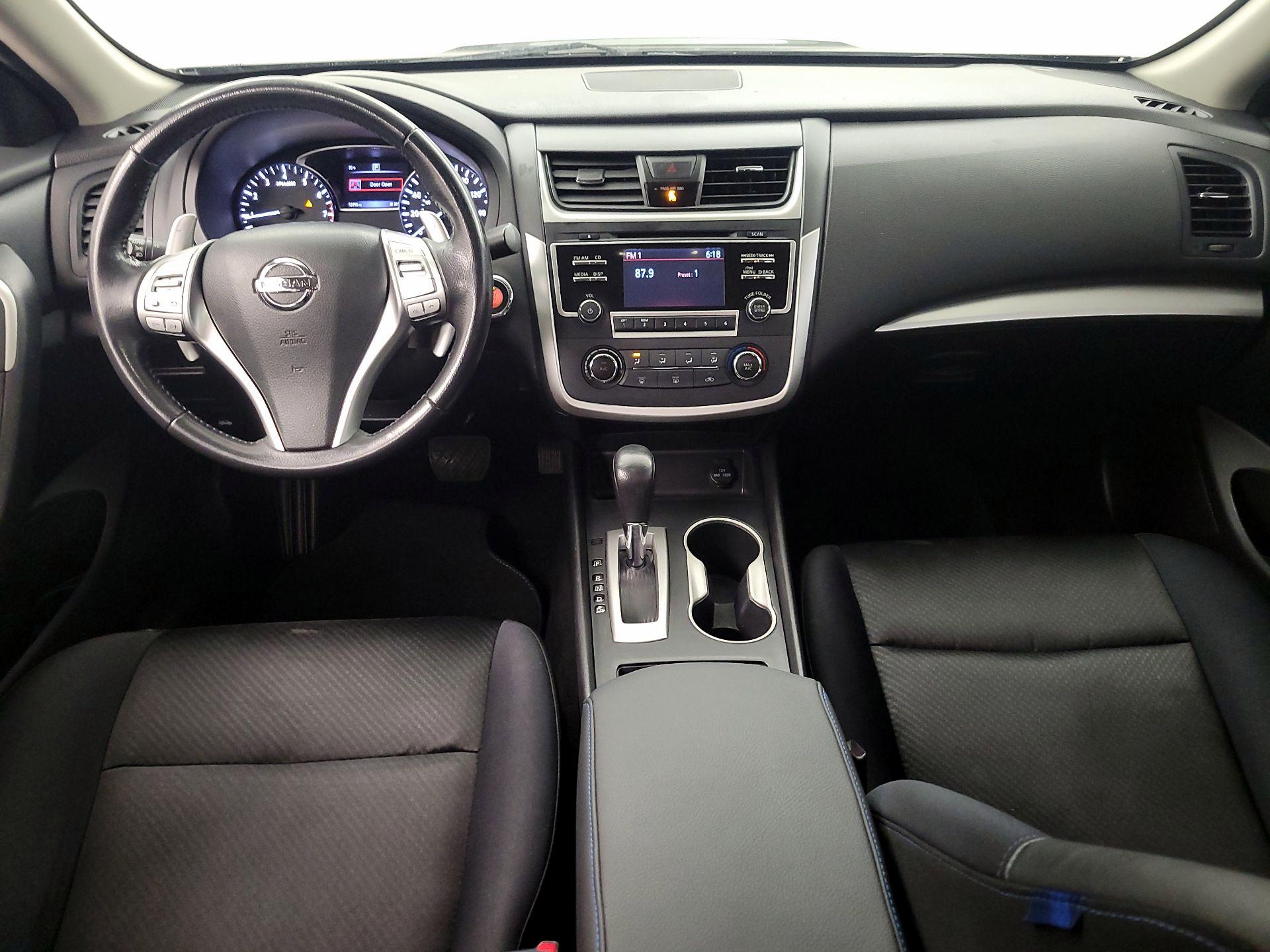 Thumbnail: 2017 Nissan Altima - 9