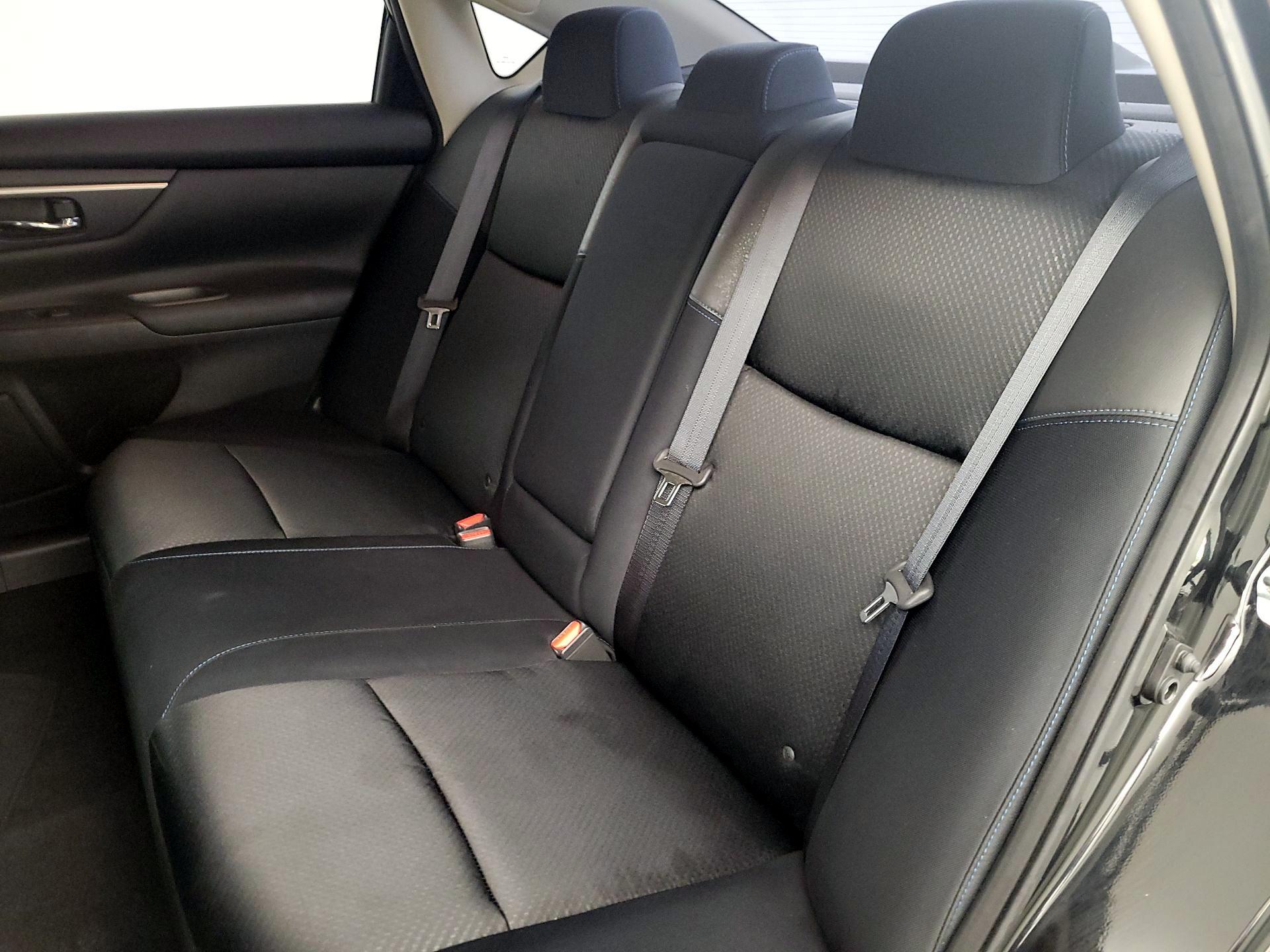 Thumbnail: 2017 Nissan Altima - 19