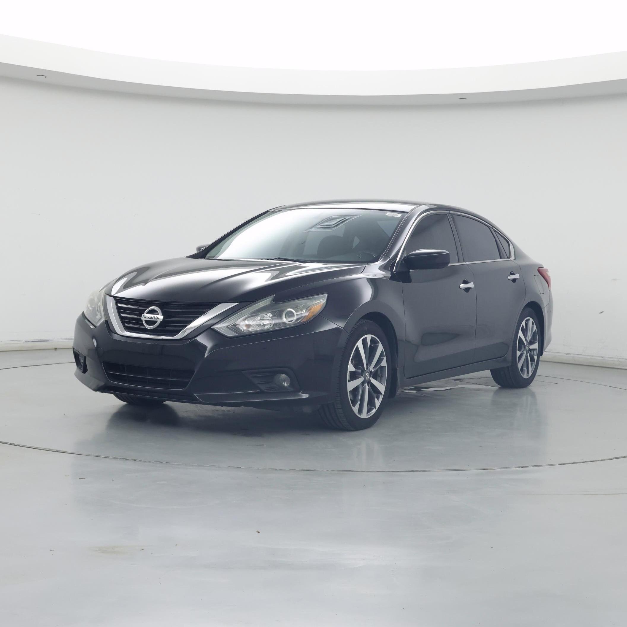 Thumbnail: 2017 Nissan Altima - 4