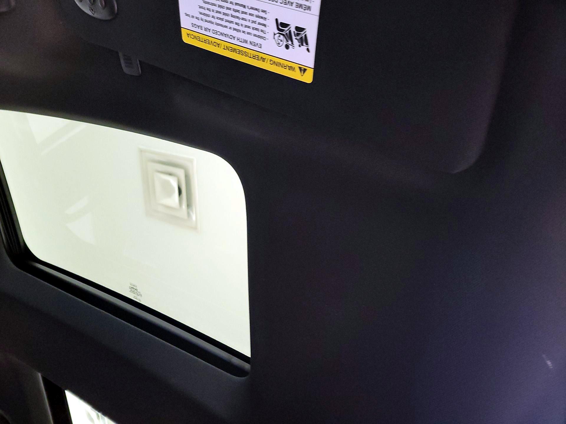 Thumbnail: 2017 Ford Explorer - 20