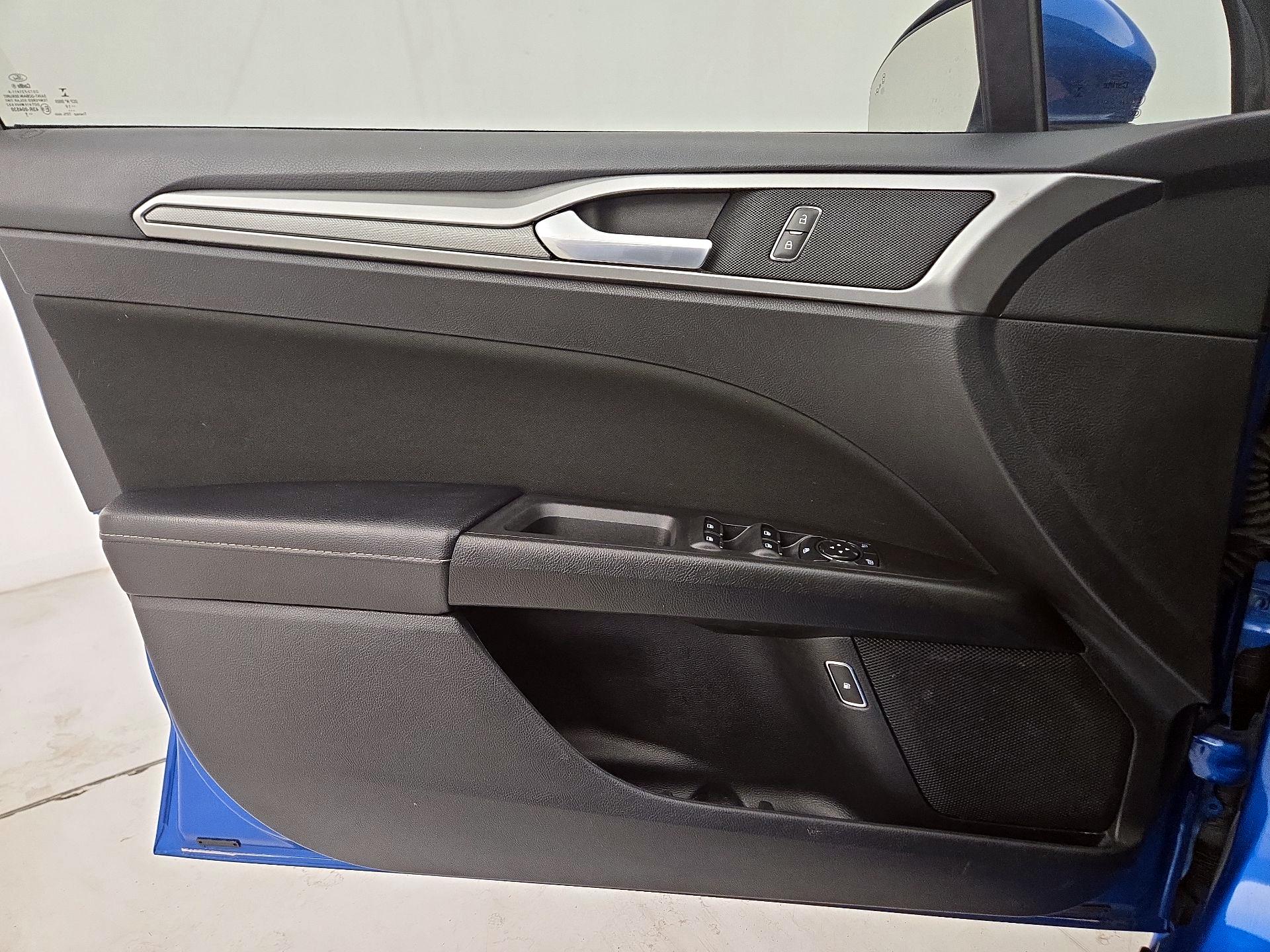 Thumbnail: 2019 Ford Fusion - 12