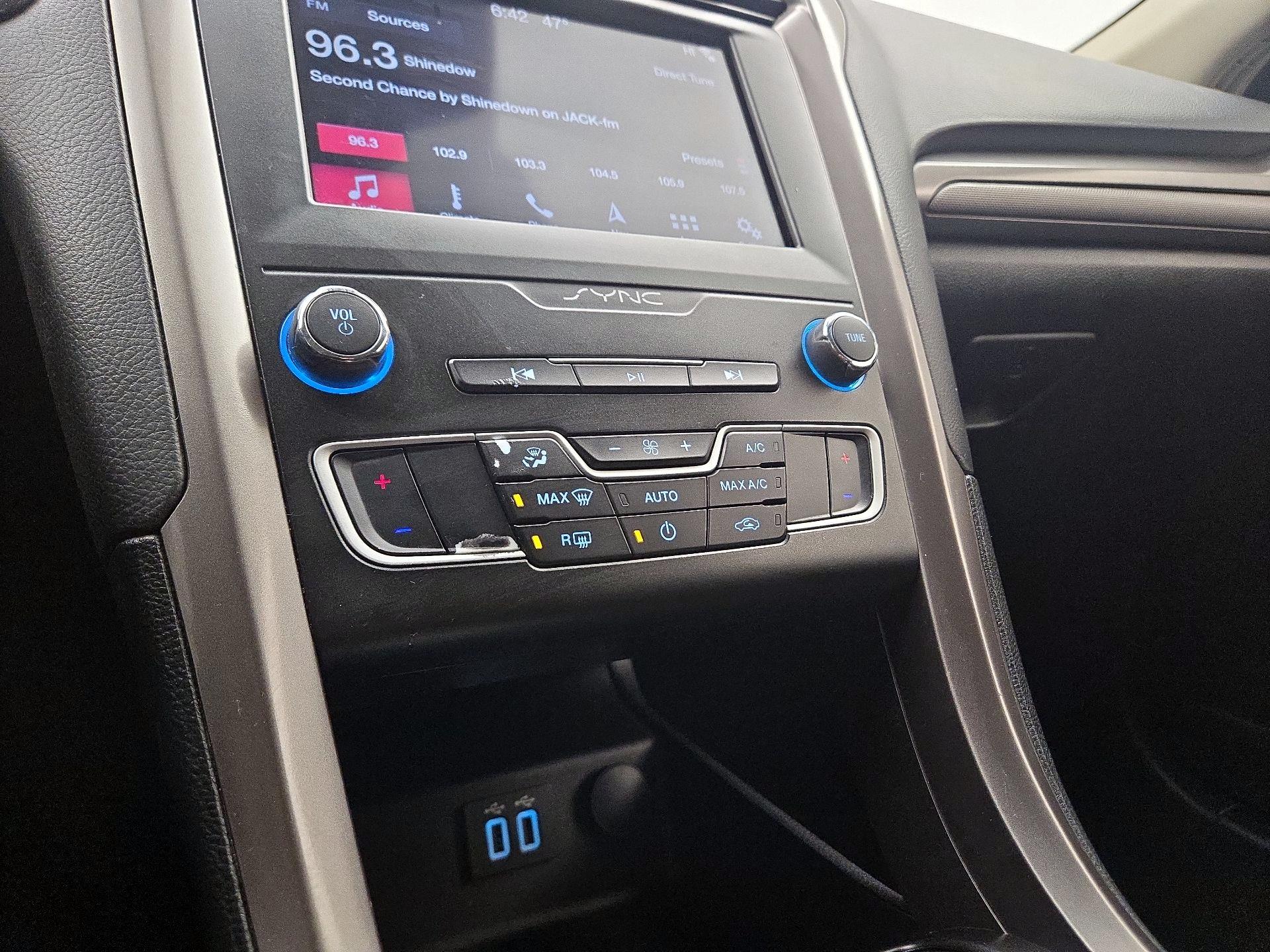 Thumbnail: 2019 Ford Fusion - 16