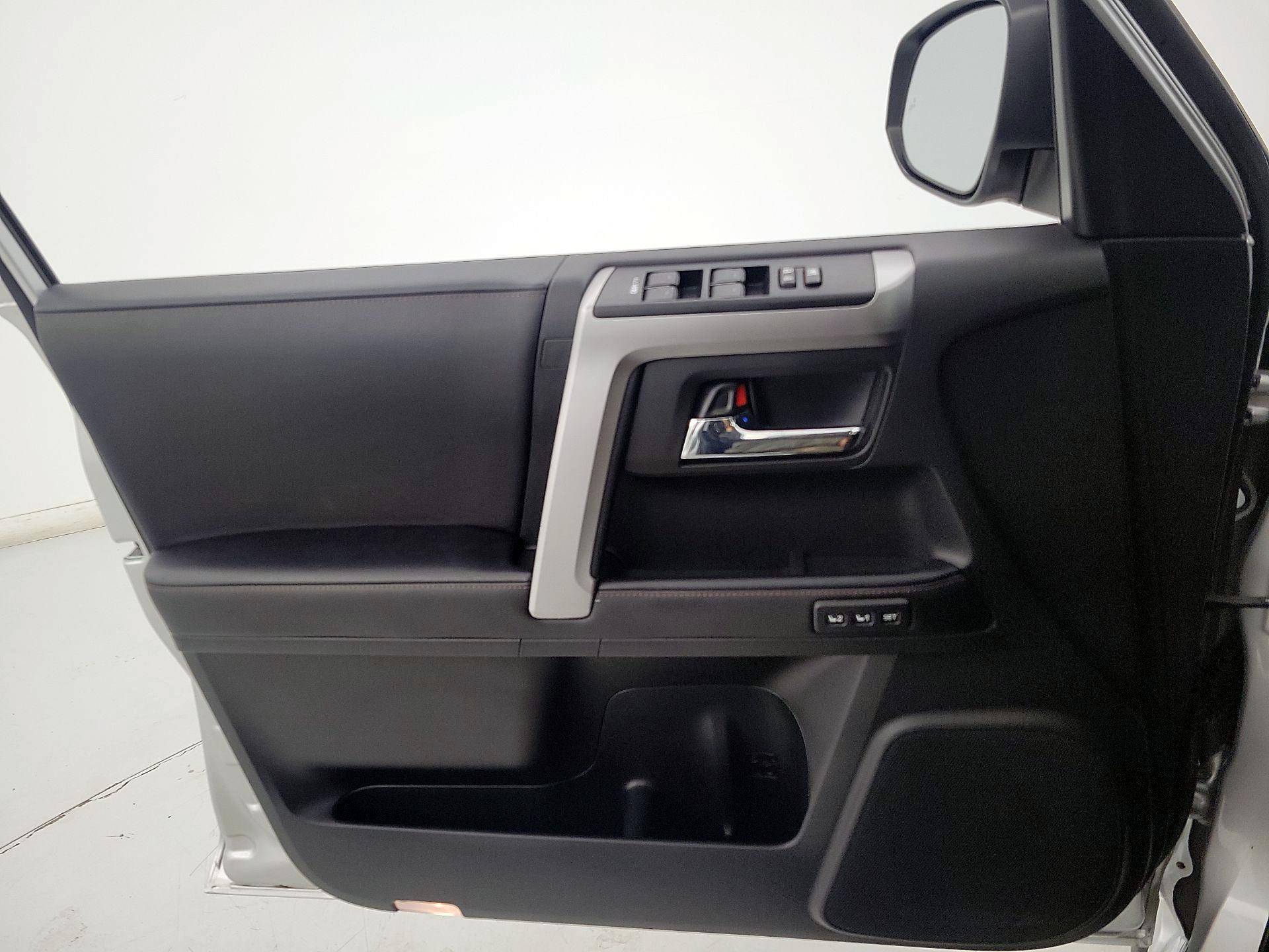 Thumbnail: 2023 Toyota 4Runner - 12