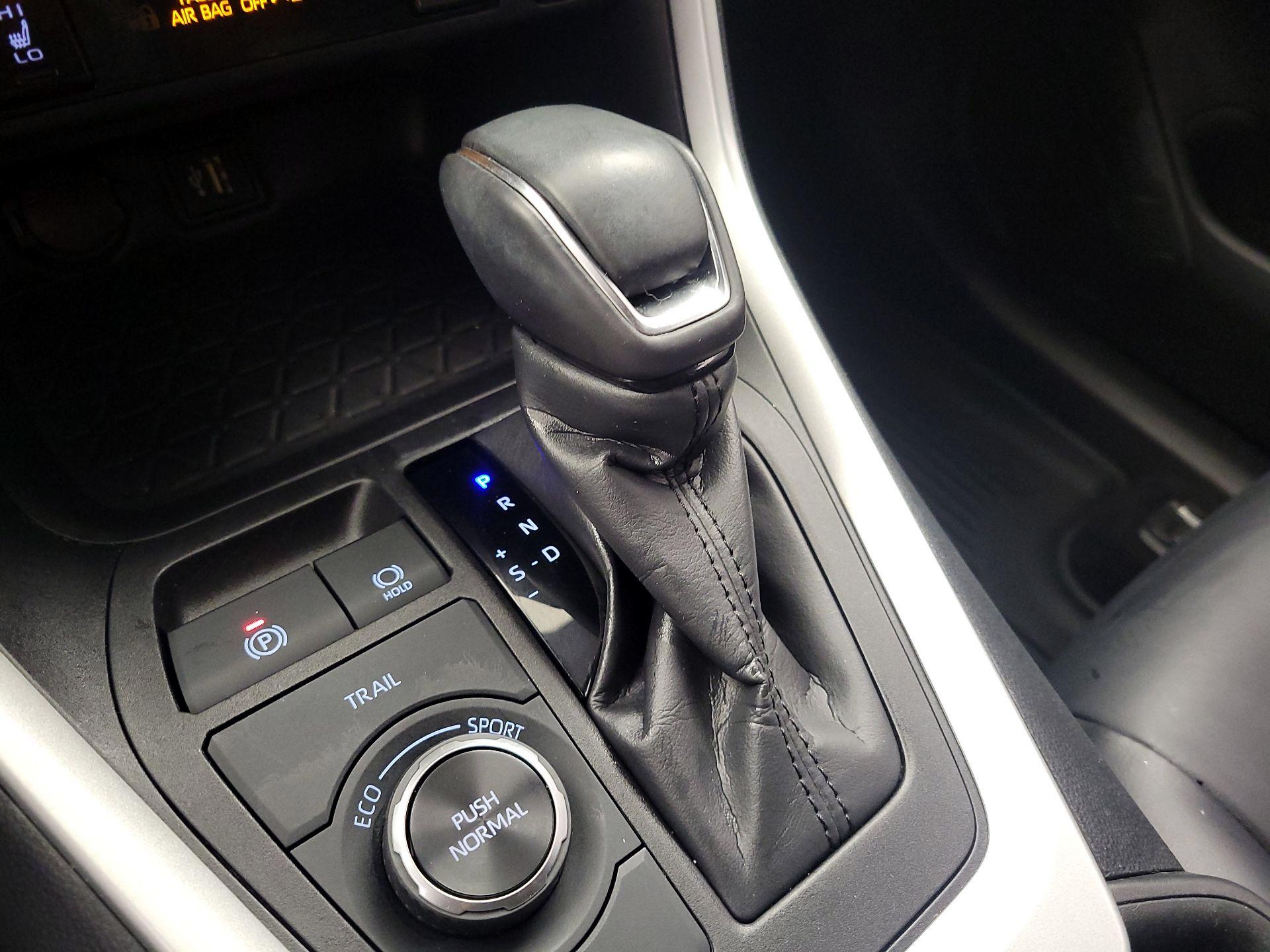 Thumbnail: 2024 Toyota RAV4 - 17