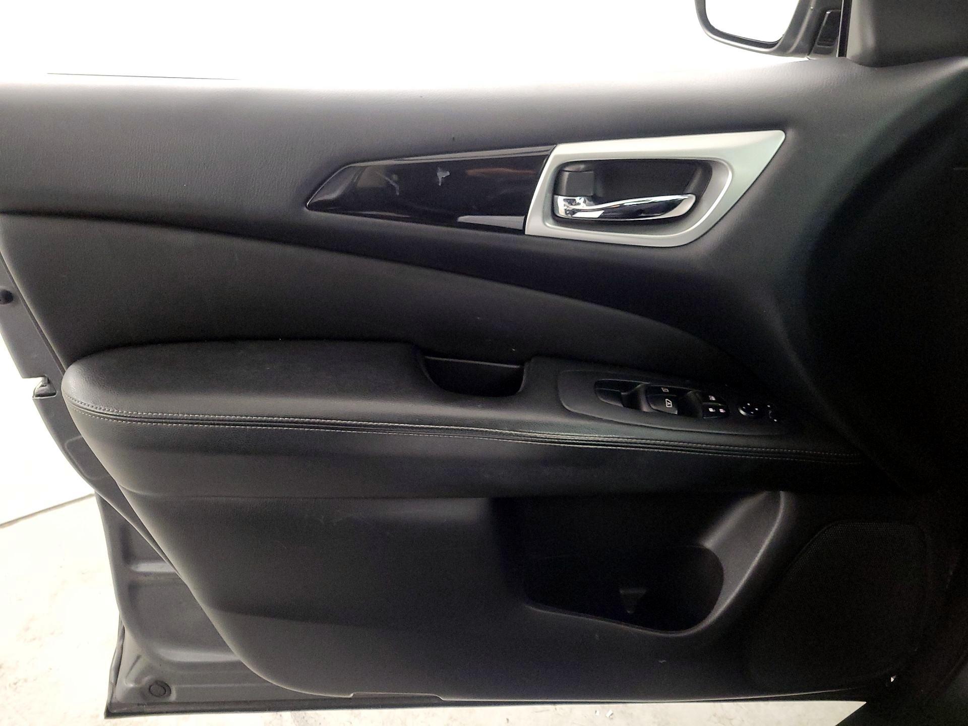 Thumbnail: 2018 Nissan Pathfinder - 12