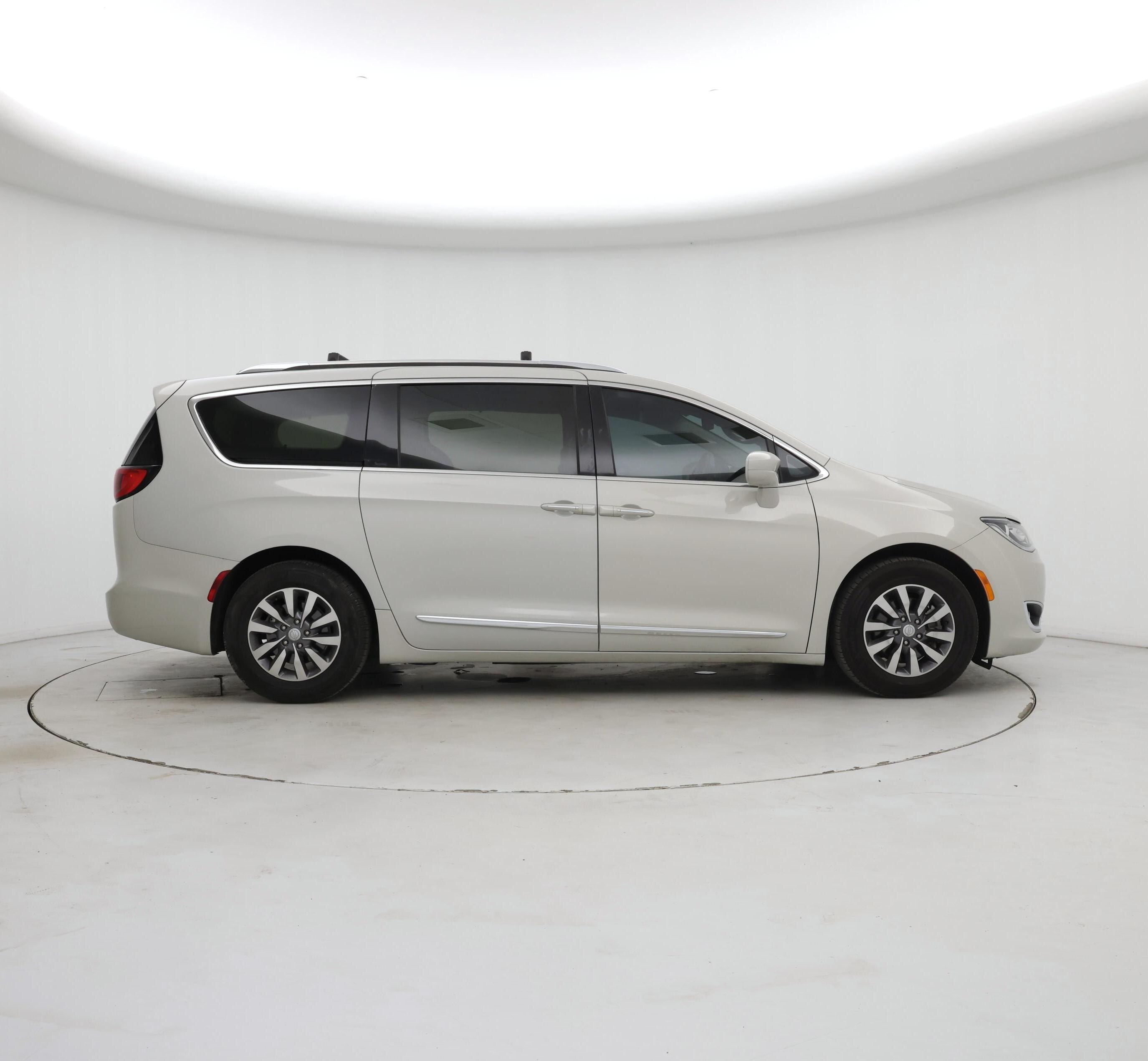 Thumbnail: 2019 Chrysler Pacifica - 7