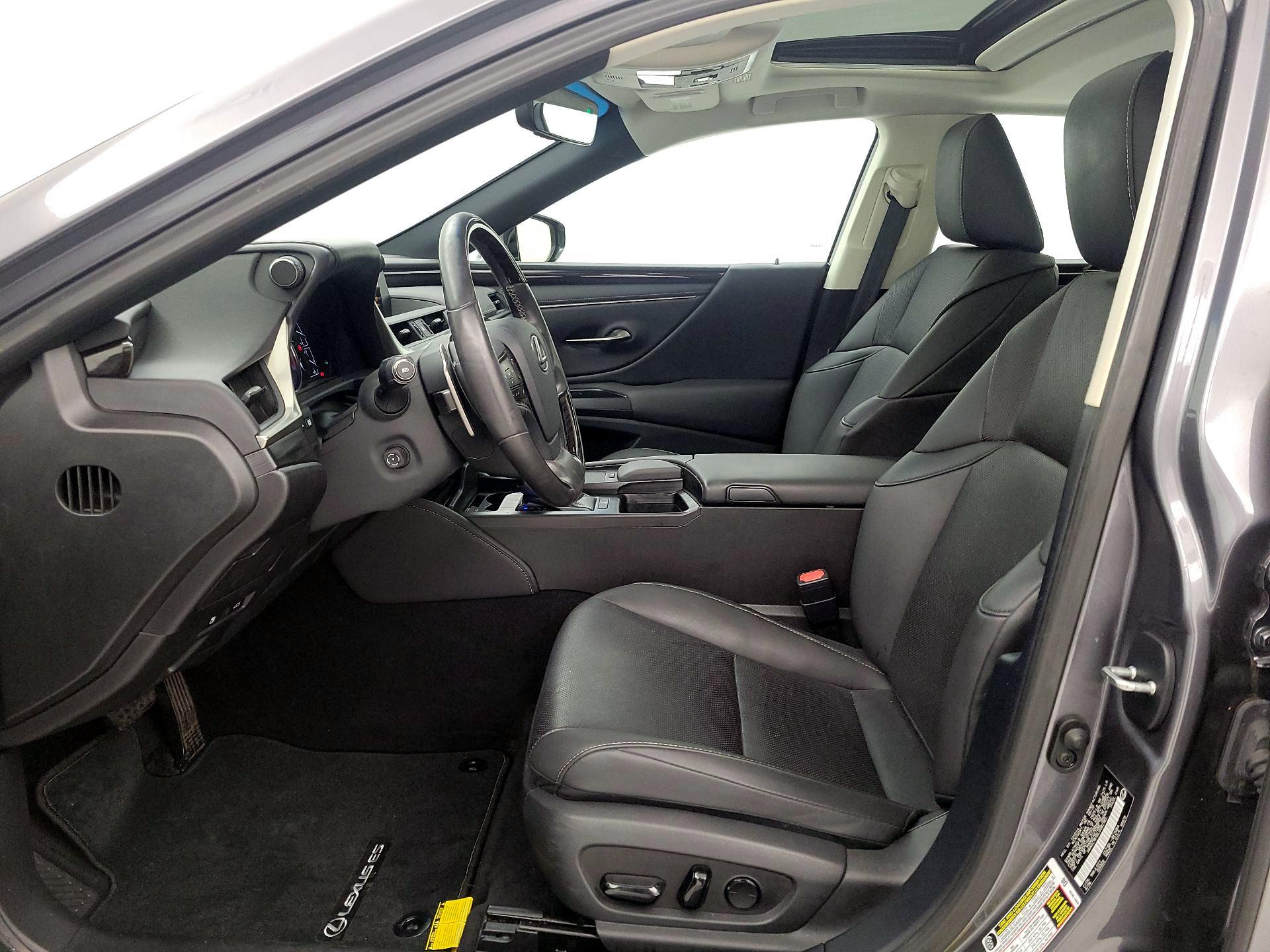 Thumbnail: 2020 Lexus ES - 11