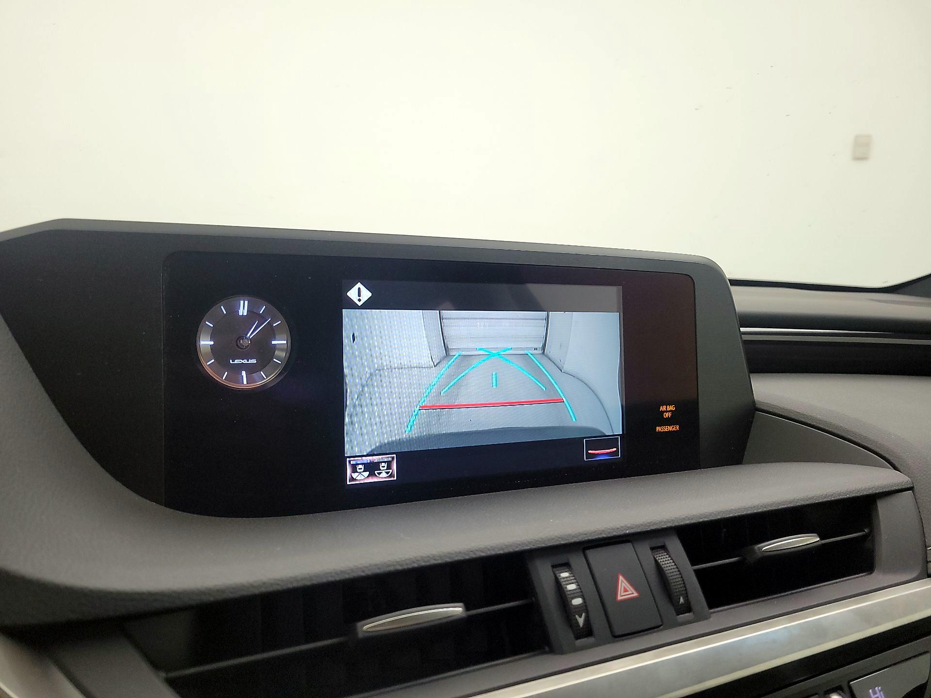 Thumbnail: 2020 Lexus ES - 13