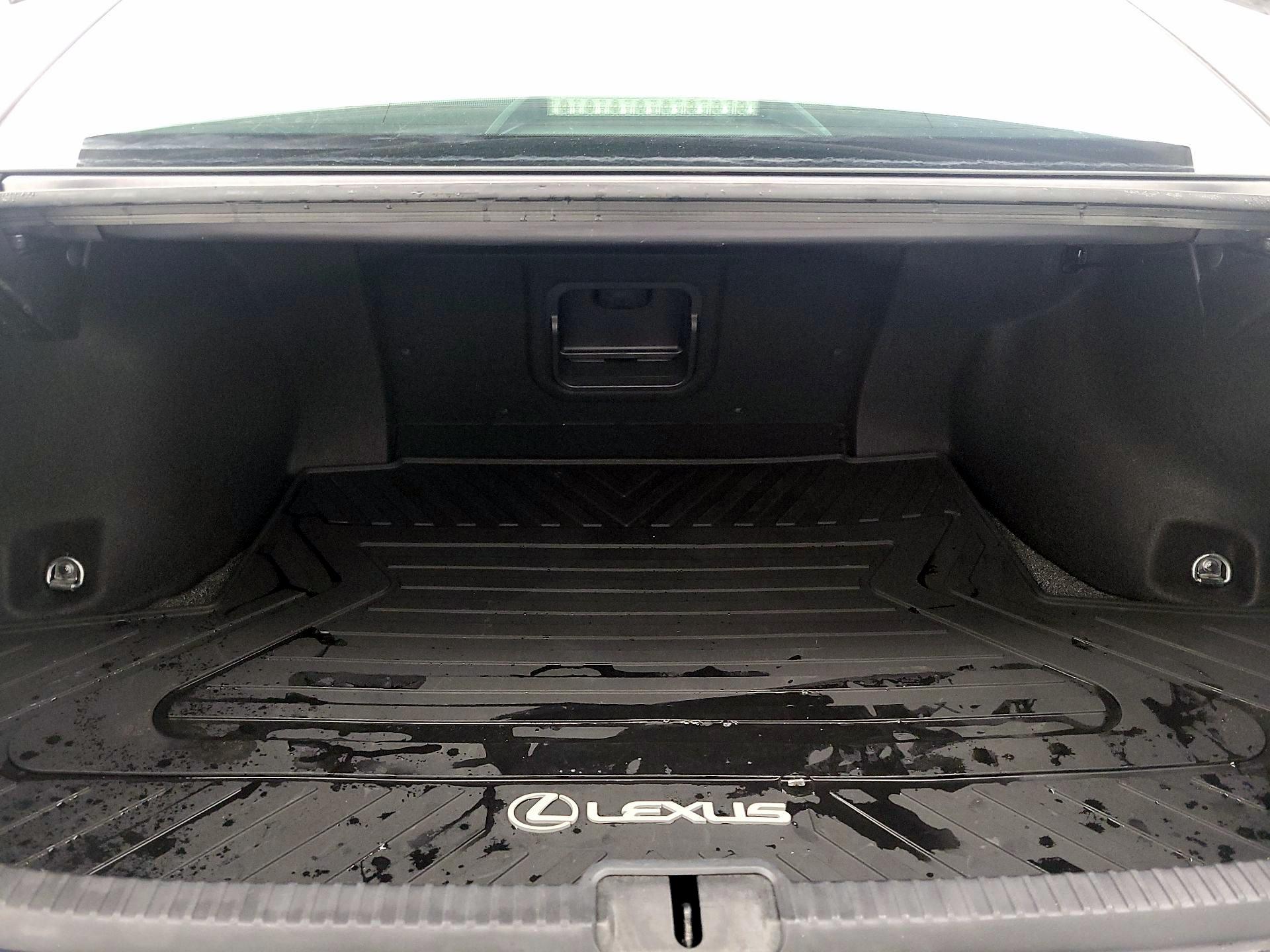 Thumbnail: 2020 Lexus ES - 19