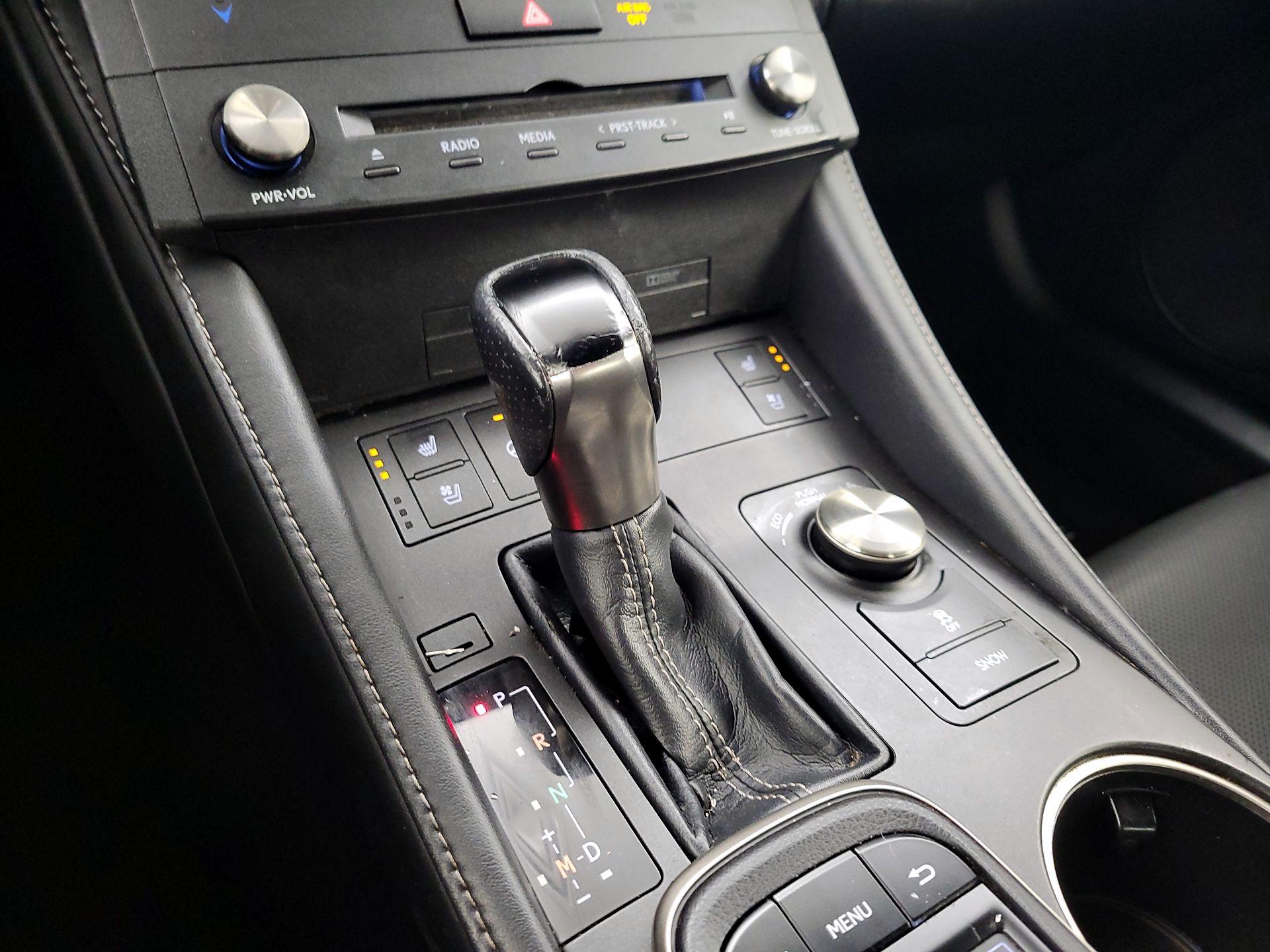 Thumbnail: 2017 Lexus RC - 18