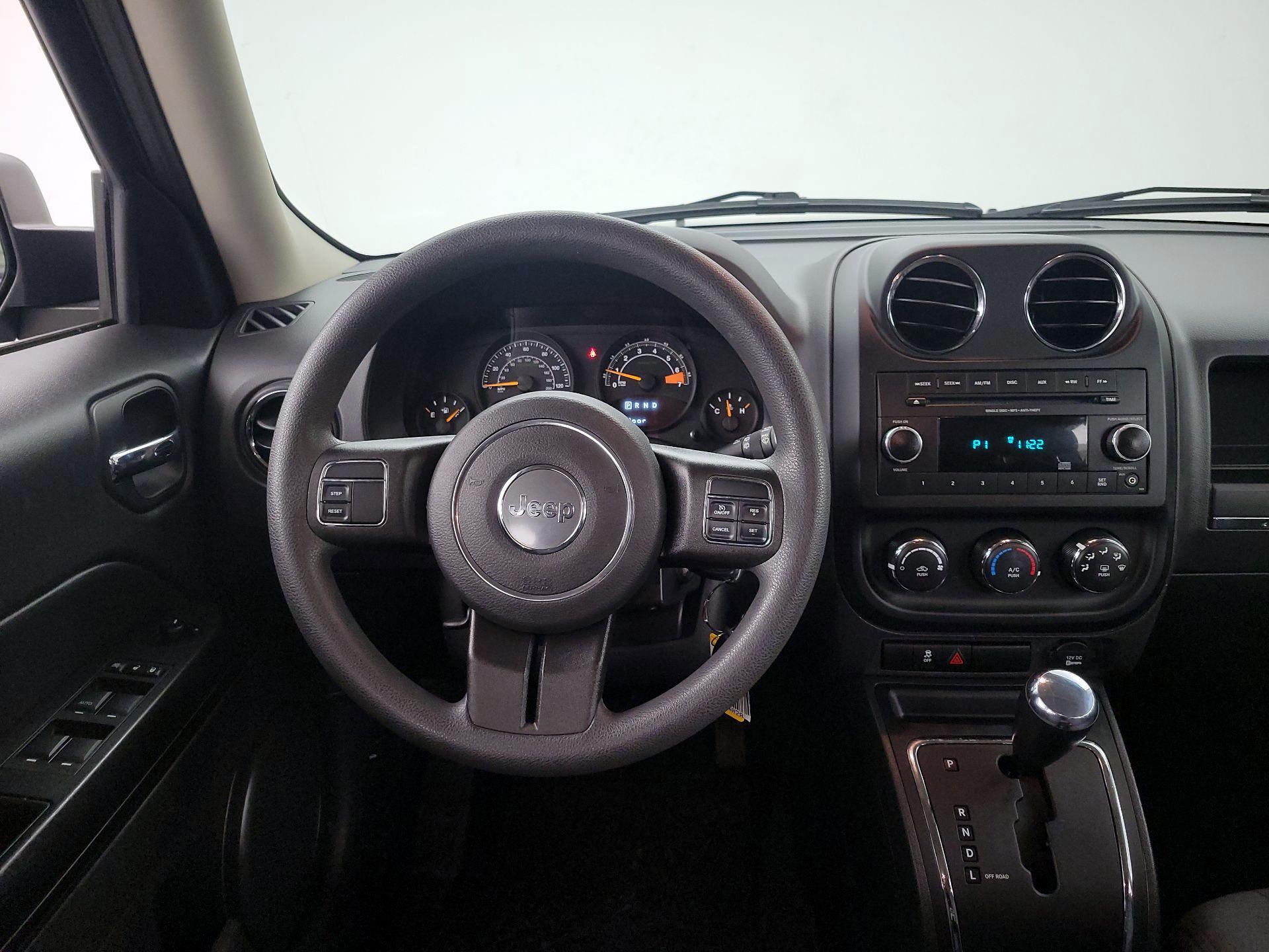 Thumbnail: 2015 Jeep Patriot - 10